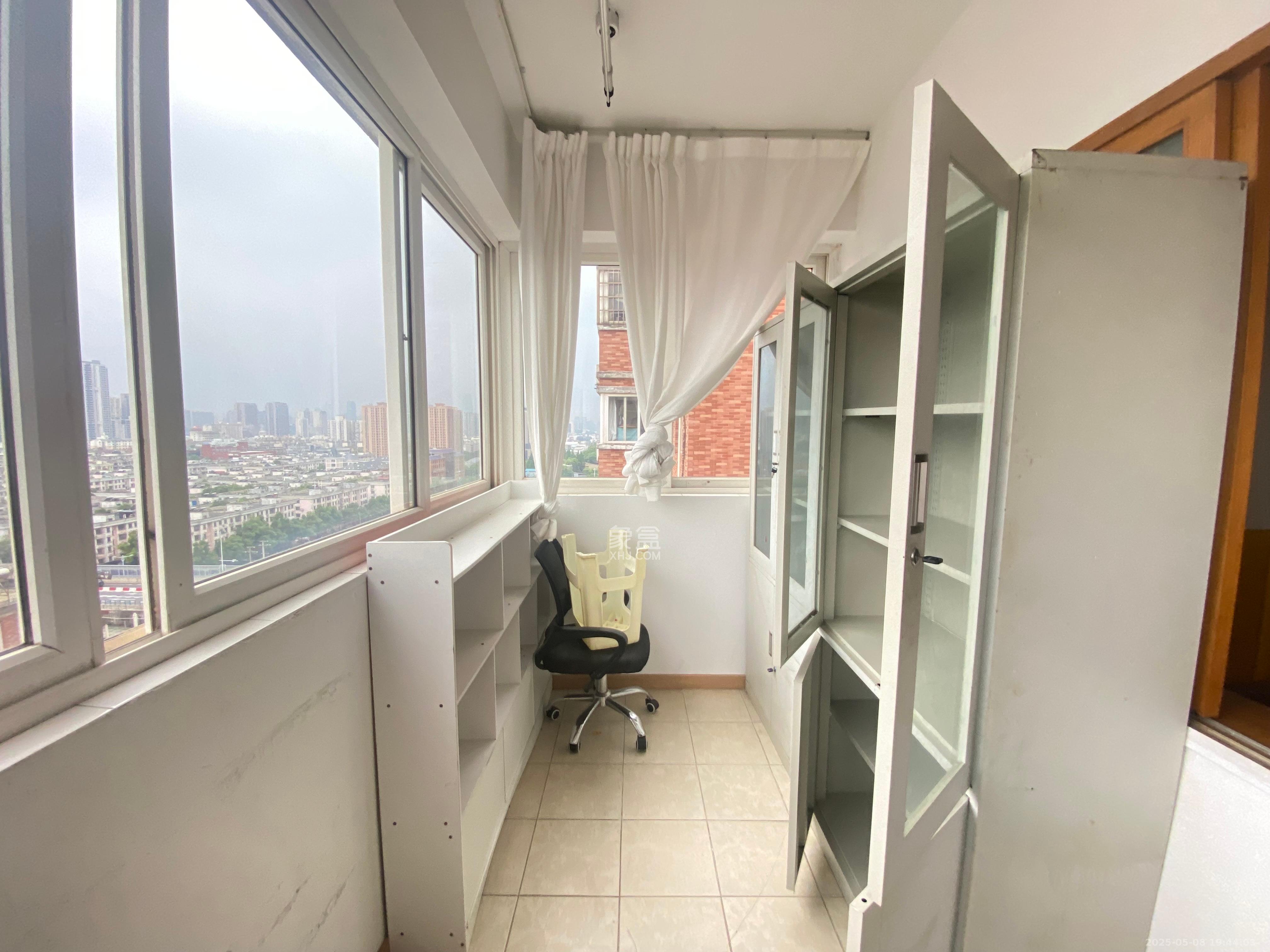 嘉盛逸林园(新合村综合楼) 3室2厅2卫 2500.0元/月 嘉盛逸林园(新合村综合楼) 3室2厅2卫 2500.0元/月室内图