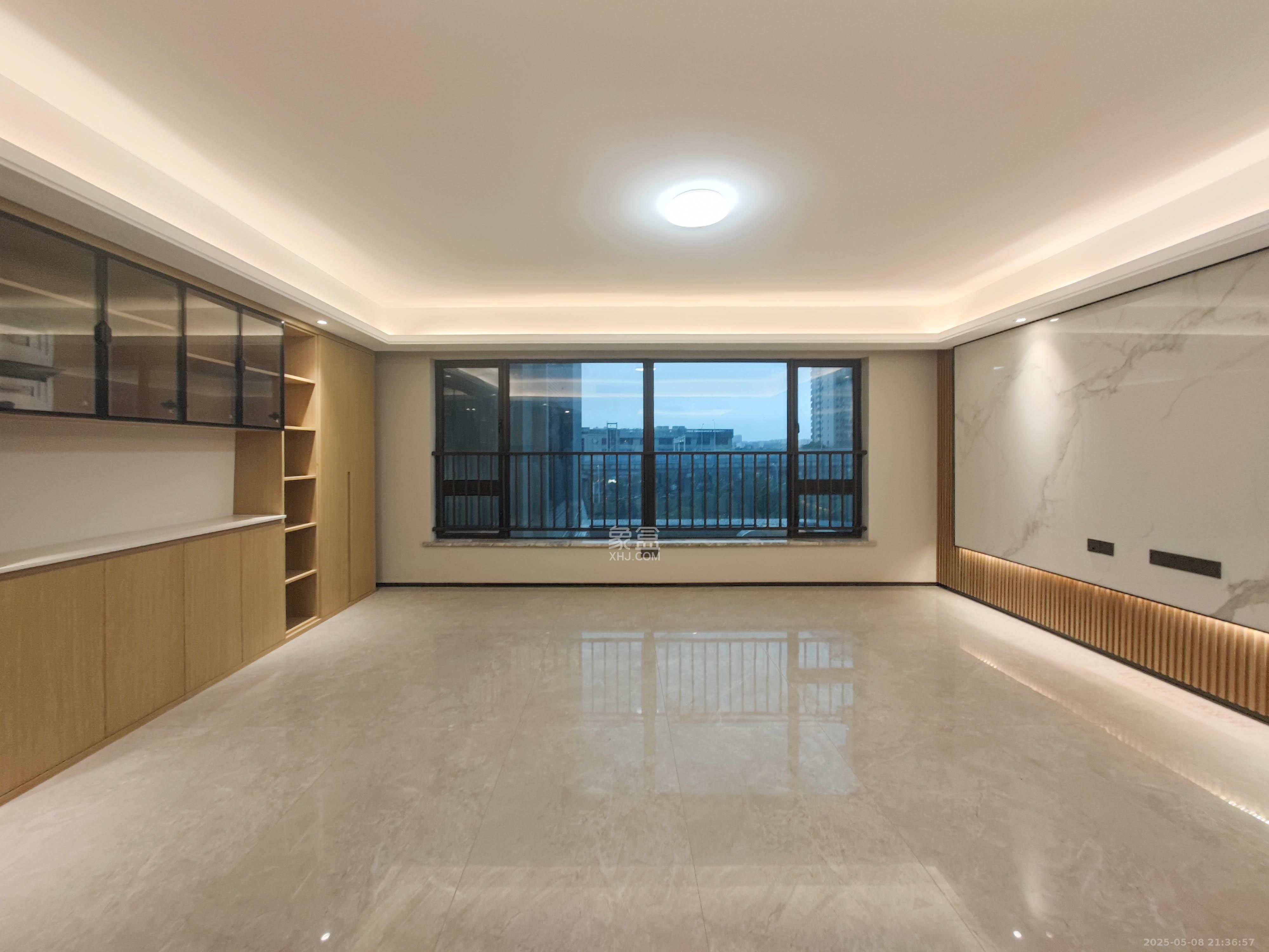 长房星城天地  4室2厅2卫   228.00万