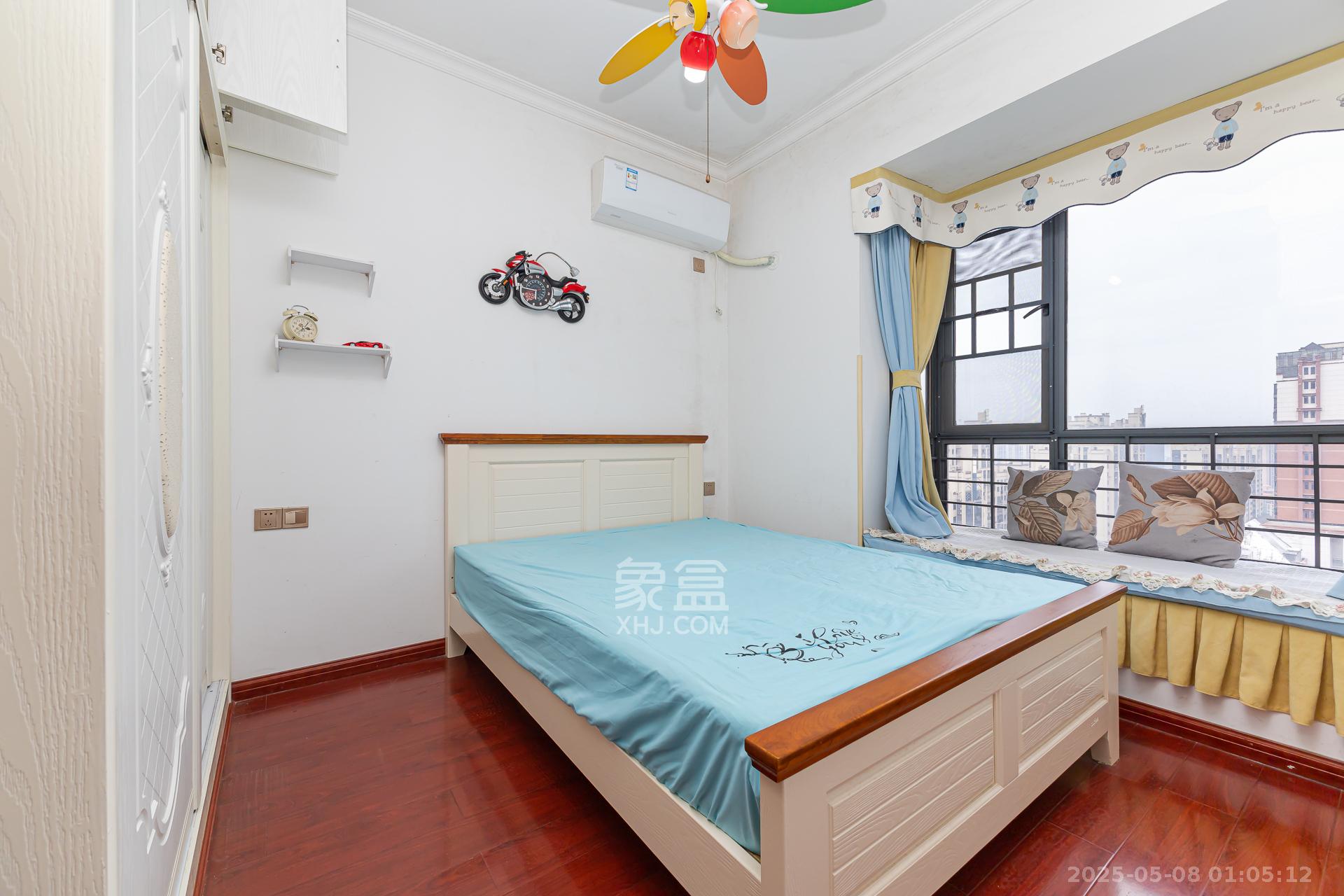 珠江东方明珠(新地东方明珠)三期 3室2厅1卫 79.8万 珠江东方明珠(新地东方明珠)三期 3室2厅1卫 79.8万卧室