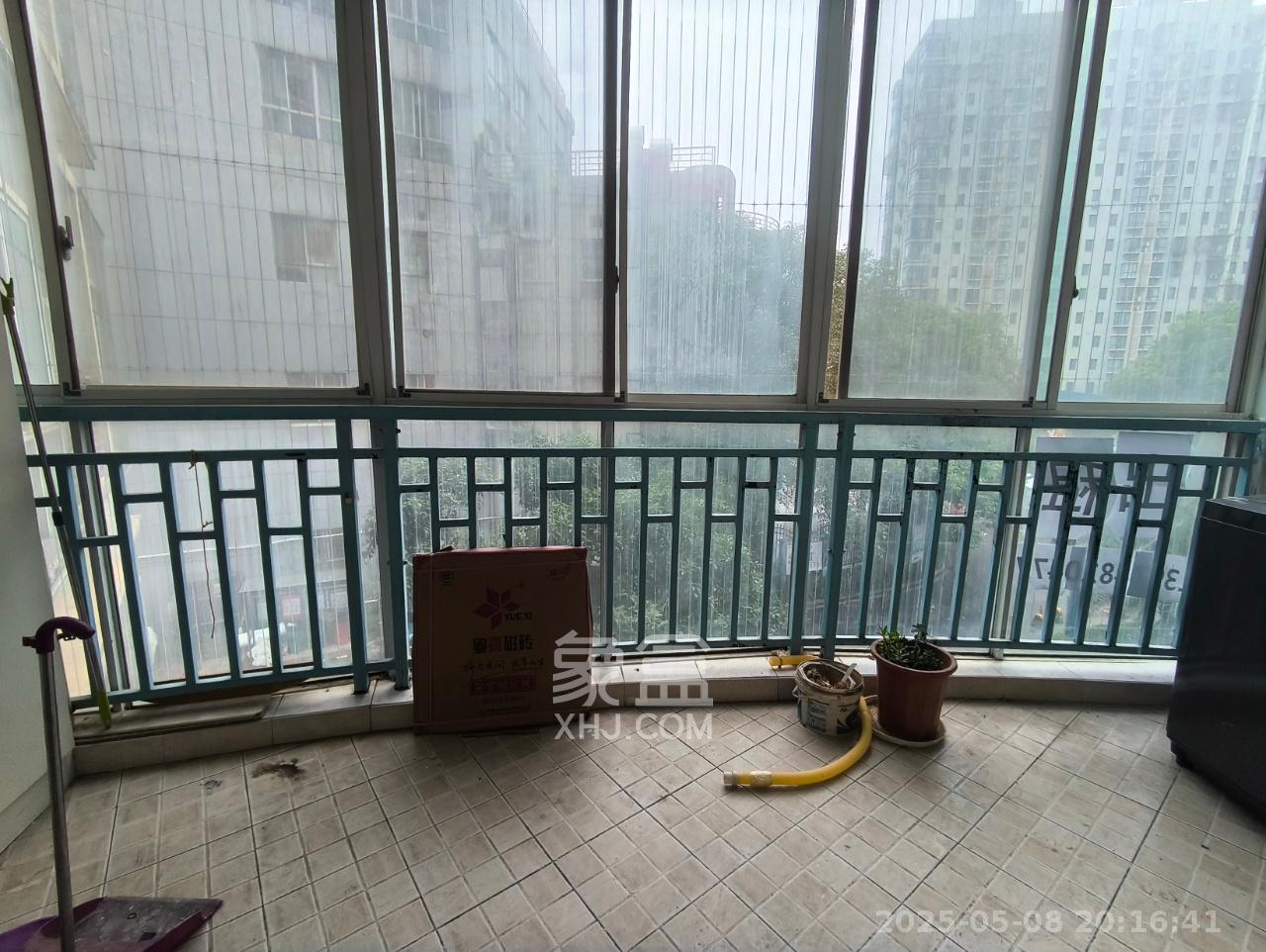 顺天黄金海岸  3室2厅2卫    2700.0元/月 顺天黄金海岸  3室2厅2卫    2700.0元/月室内图