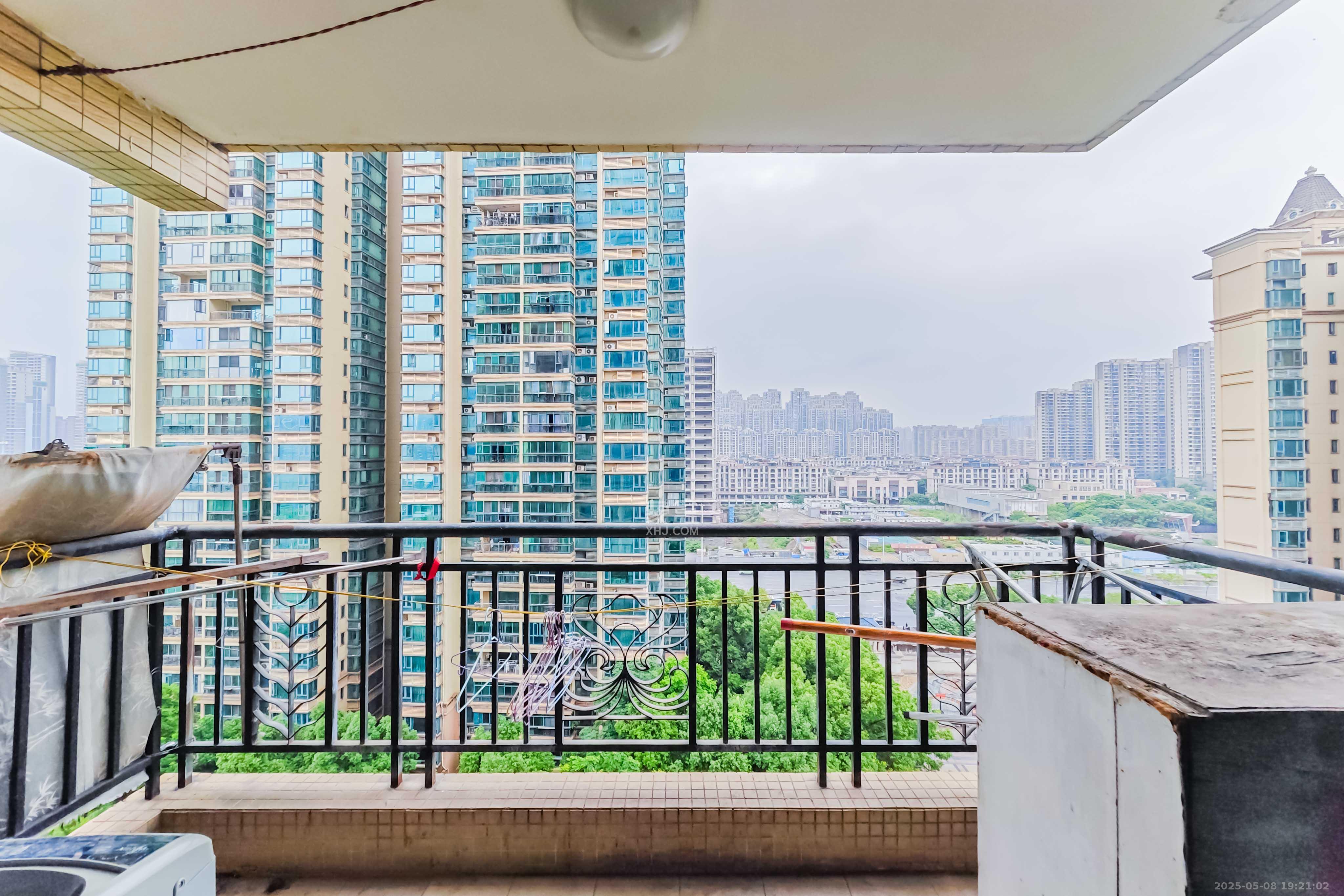 恒大绿洲  3室2厅2卫    86.0万 恒大绿洲  3室2厅2卫    86.0万阳台