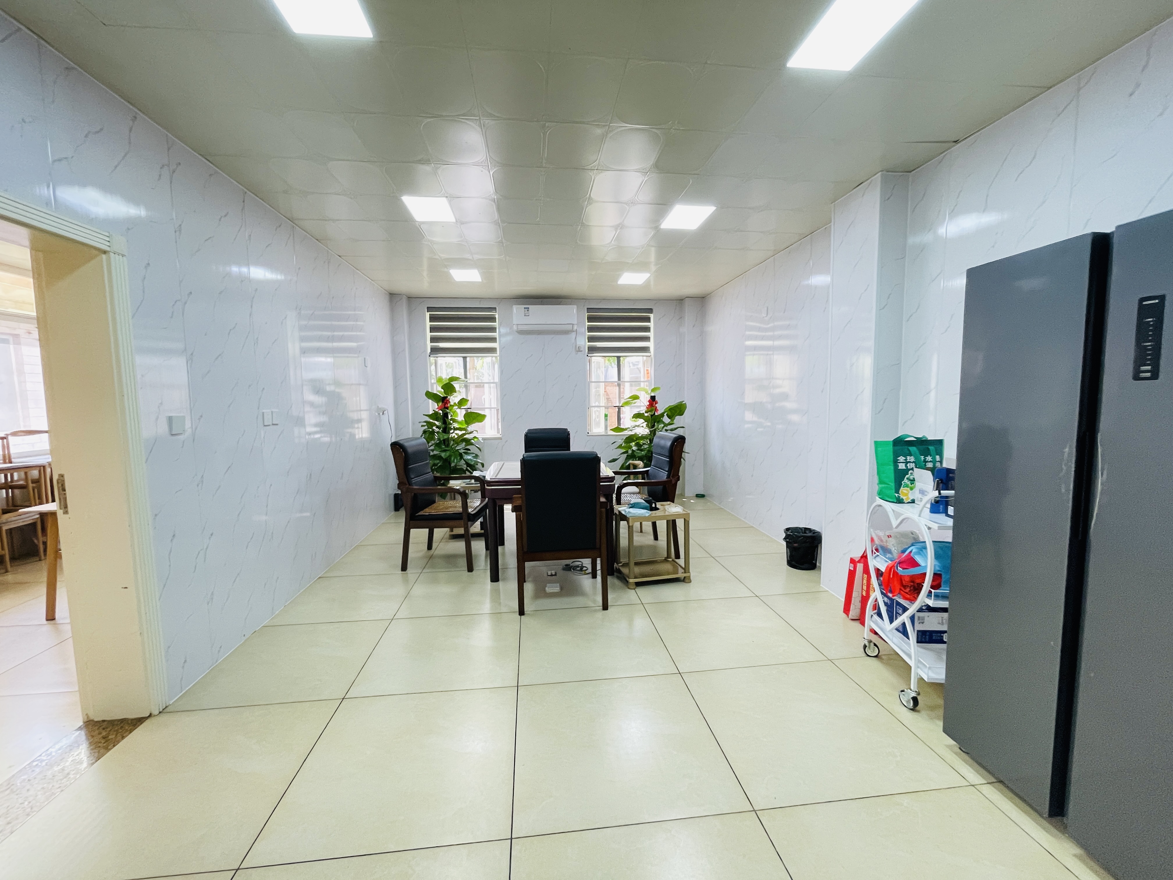 西湾别墅 8室3厅5卫 35000.0元/月 西湾别墅 8室3厅5卫 35000.0元/月室内图