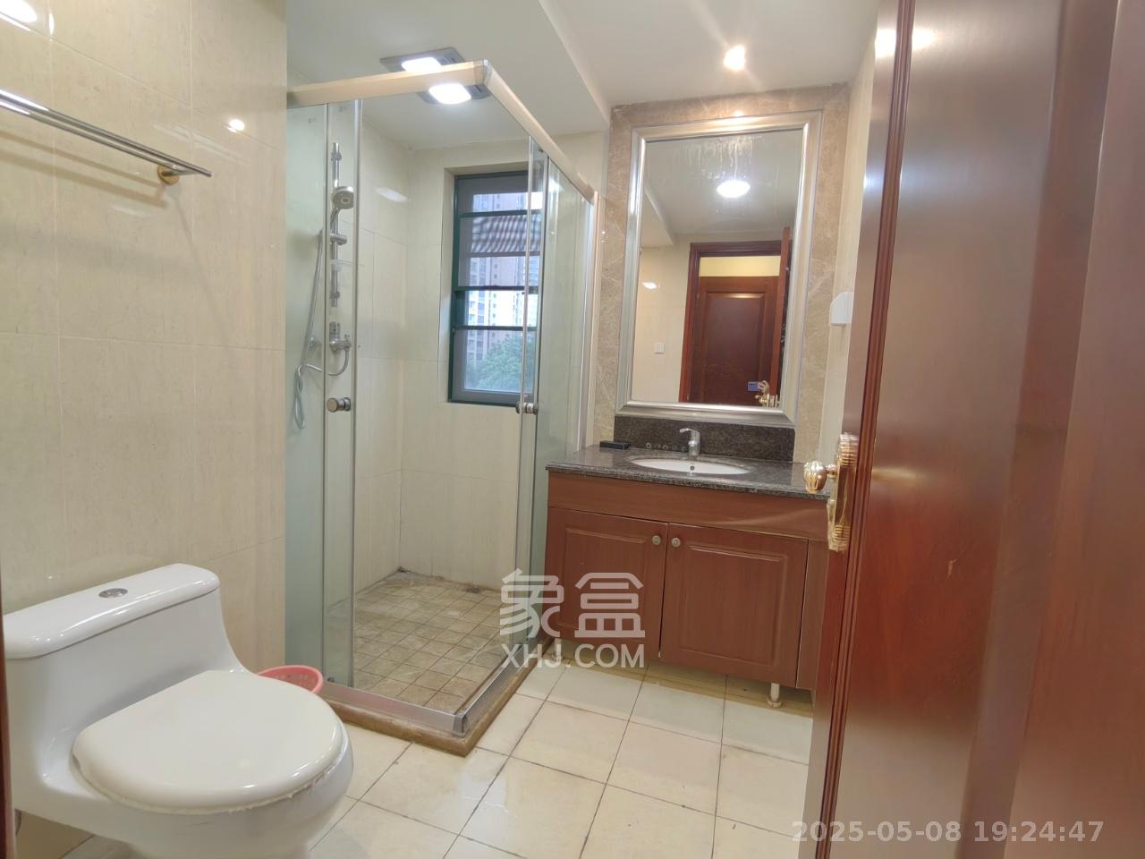 恒大城  3室2厅2卫   2300.00元/月室内图