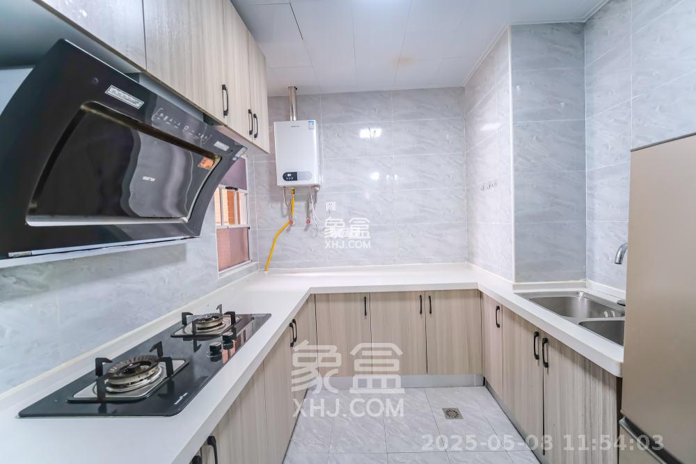 和悦城(蟠龙景苑)  3室2厅1卫   2000.00元/月室内图