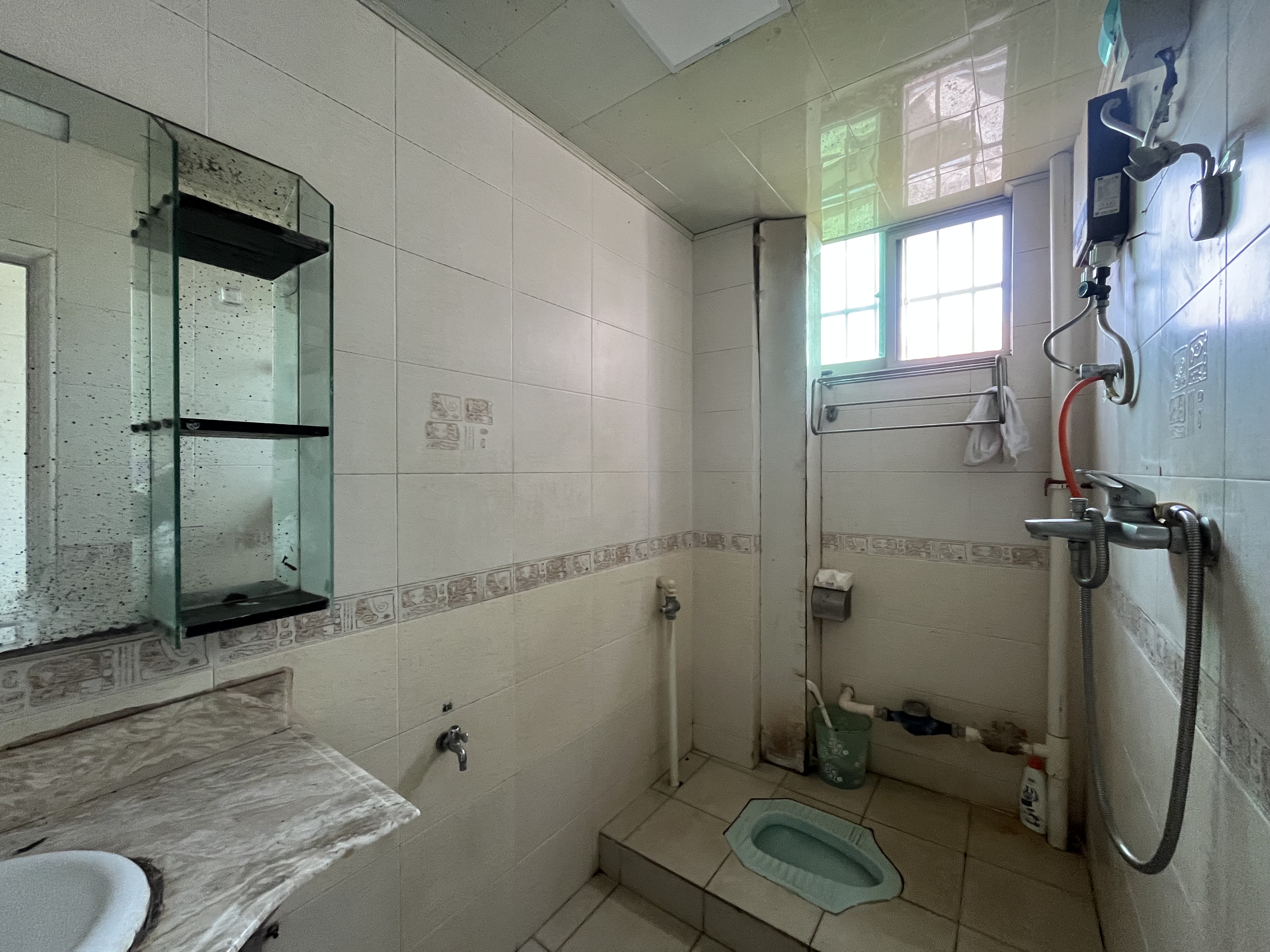 气象局宿舍(海府路60号)  3室2厅1卫    115.0万 气象局宿舍(海府路60号)  3室2厅1卫    115.0万客厅