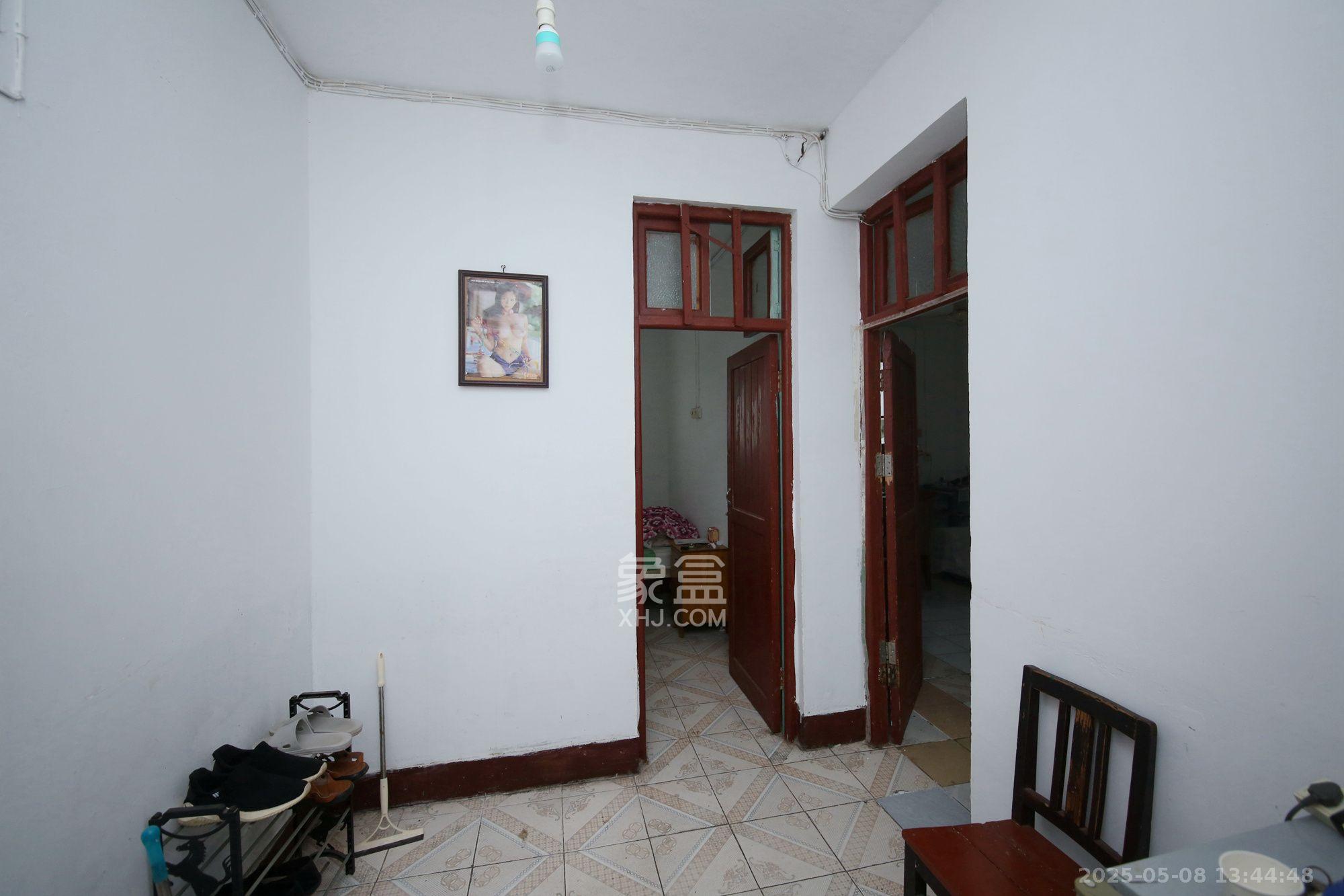 湘一芙蓉中学宿舍  2室1厅1卫    1750.0元/月 湘一芙蓉中学宿舍  2室1厅1卫    1750.0元/月室内图