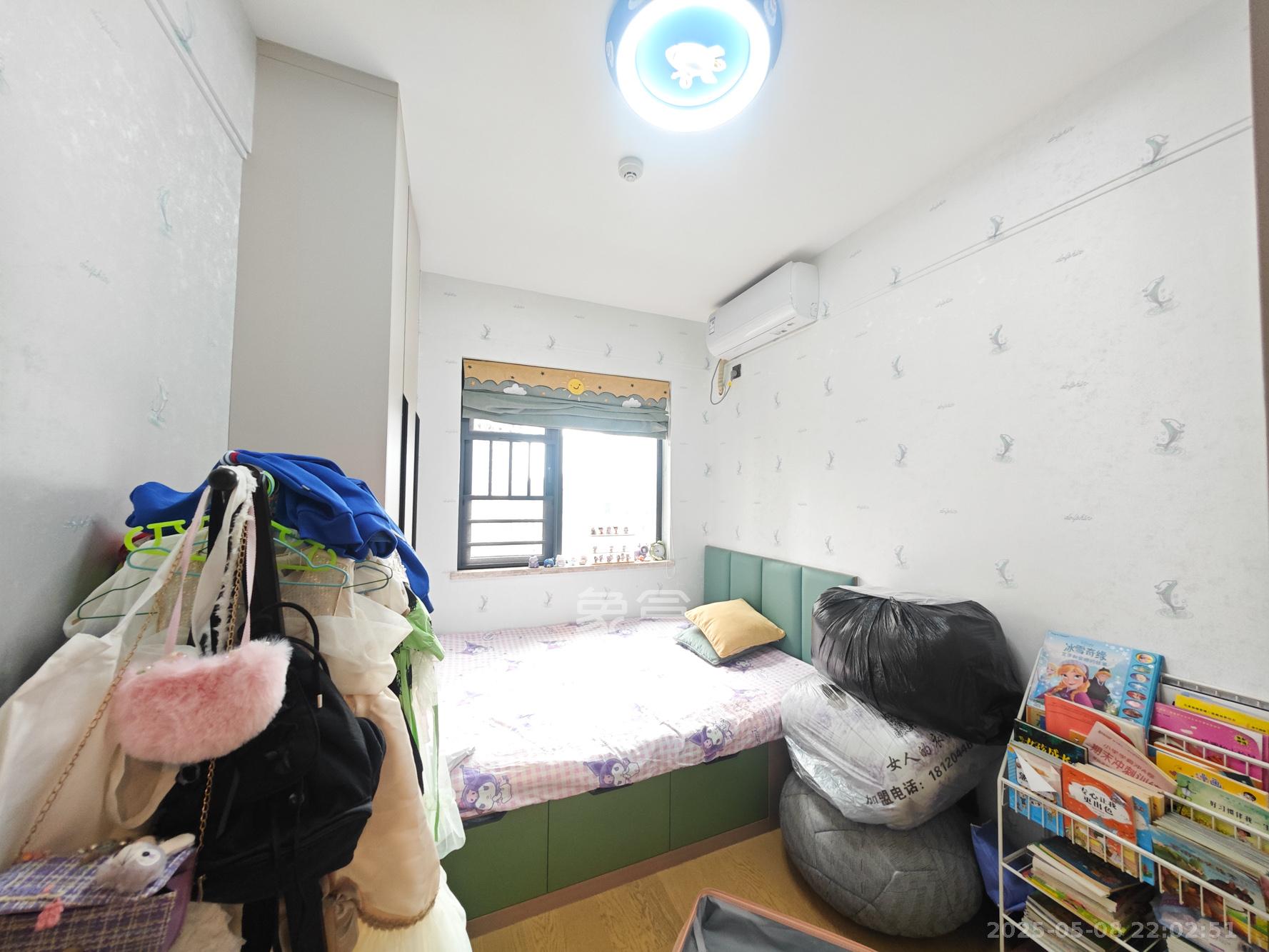 万科魅力之城天阔里  4室2厅2卫   156.00万卧室