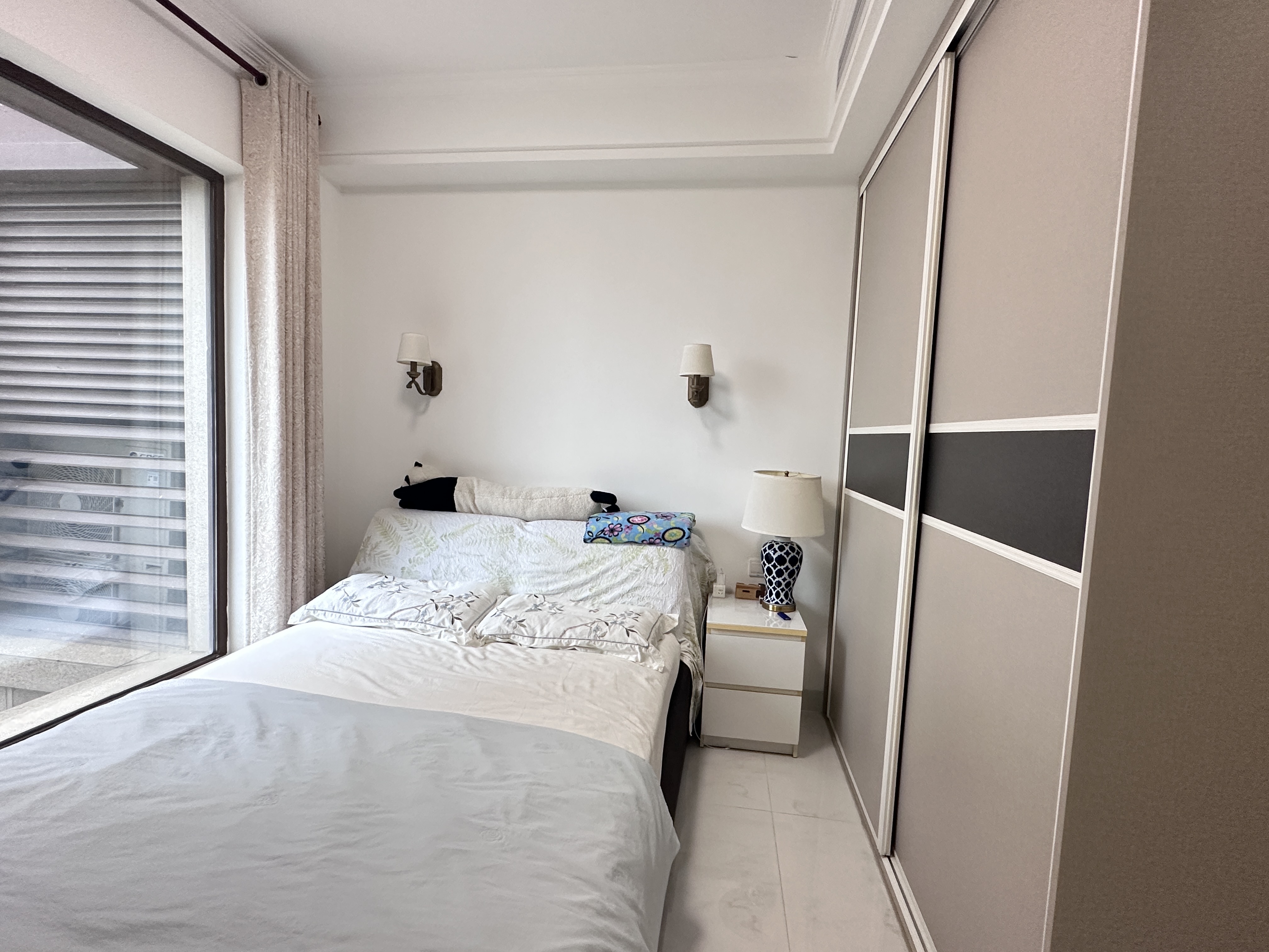 海航豪庭北苑 5室2厅4卫 499.0万 海航豪庭北苑 5室2厅4卫 499.0万客厅