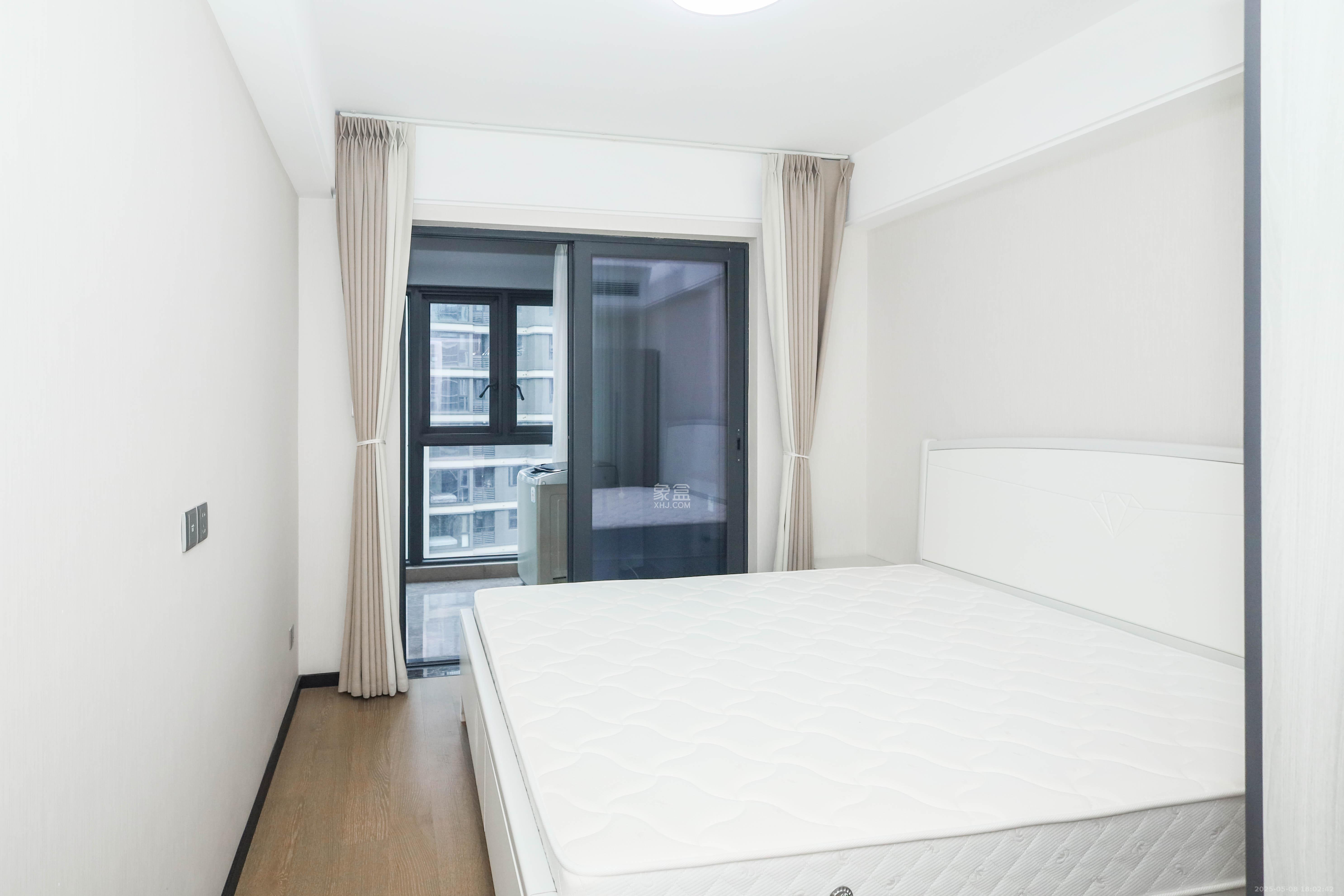 中海阅溪府  4室2厅2卫    320.0万 中海阅溪府  4室2厅2卫    320.0万卧室