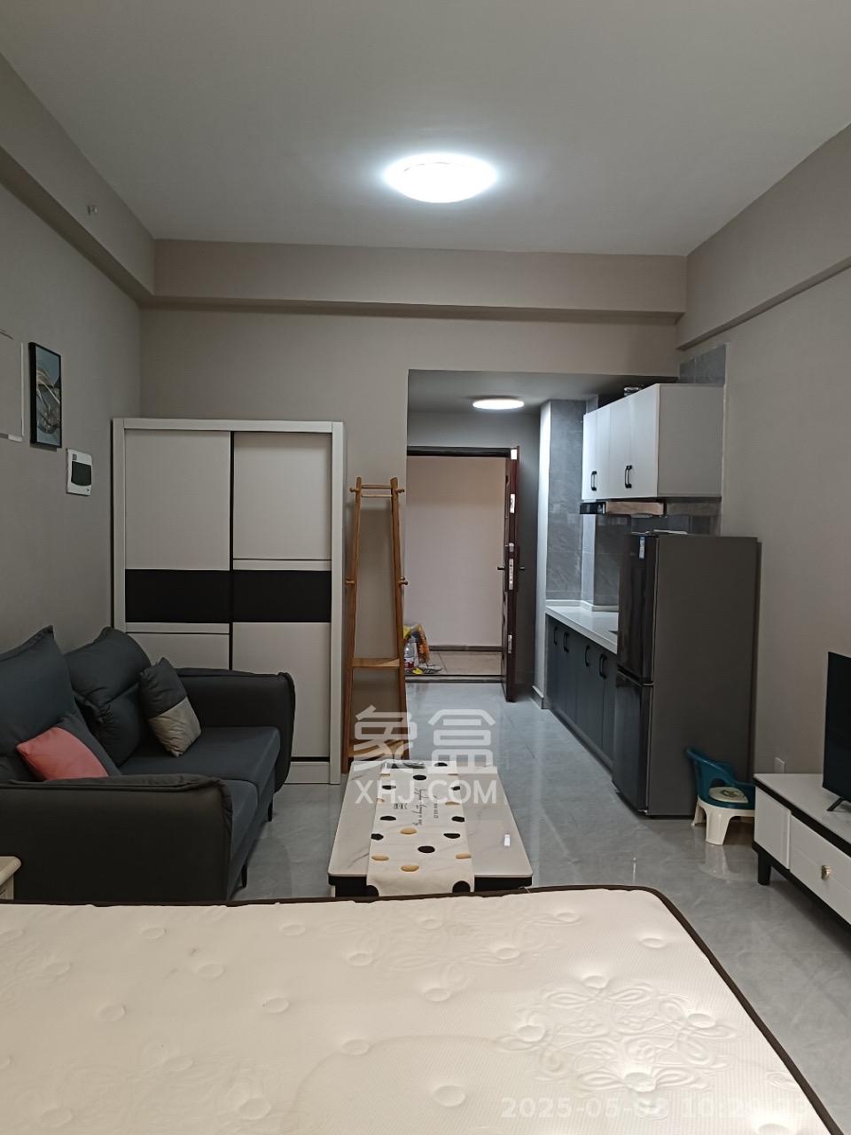 万润时光里  1室1厅1卫   1800.00元/月室内图1