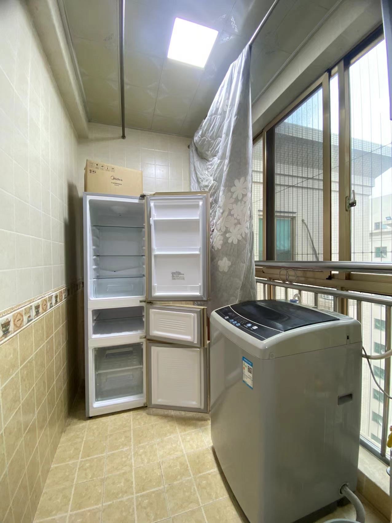锦绣湘城  3室2厅2卫   2400.00元/月室内图