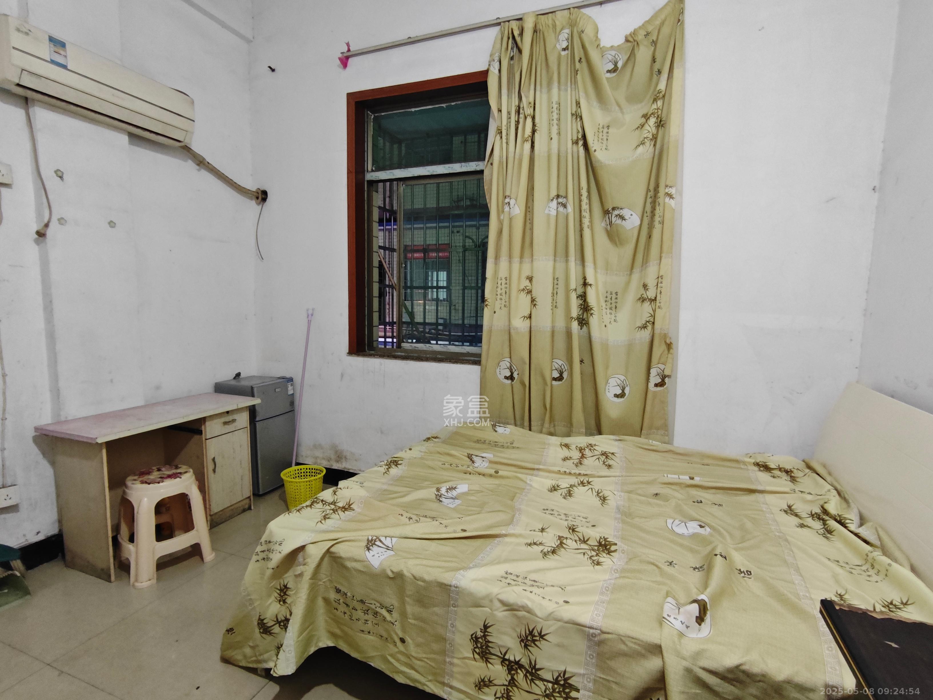 城西安置小区 1室0厅1卫 400.0元/月 城西安置小区 1室0厅1卫 400.0元/月室内图