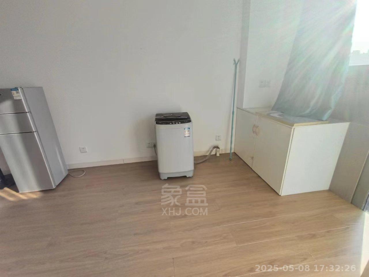 尚格广场 1室1厅1卫 1600.0元/月 尚格广场 1室1厅1卫 1600.0元/月室内图