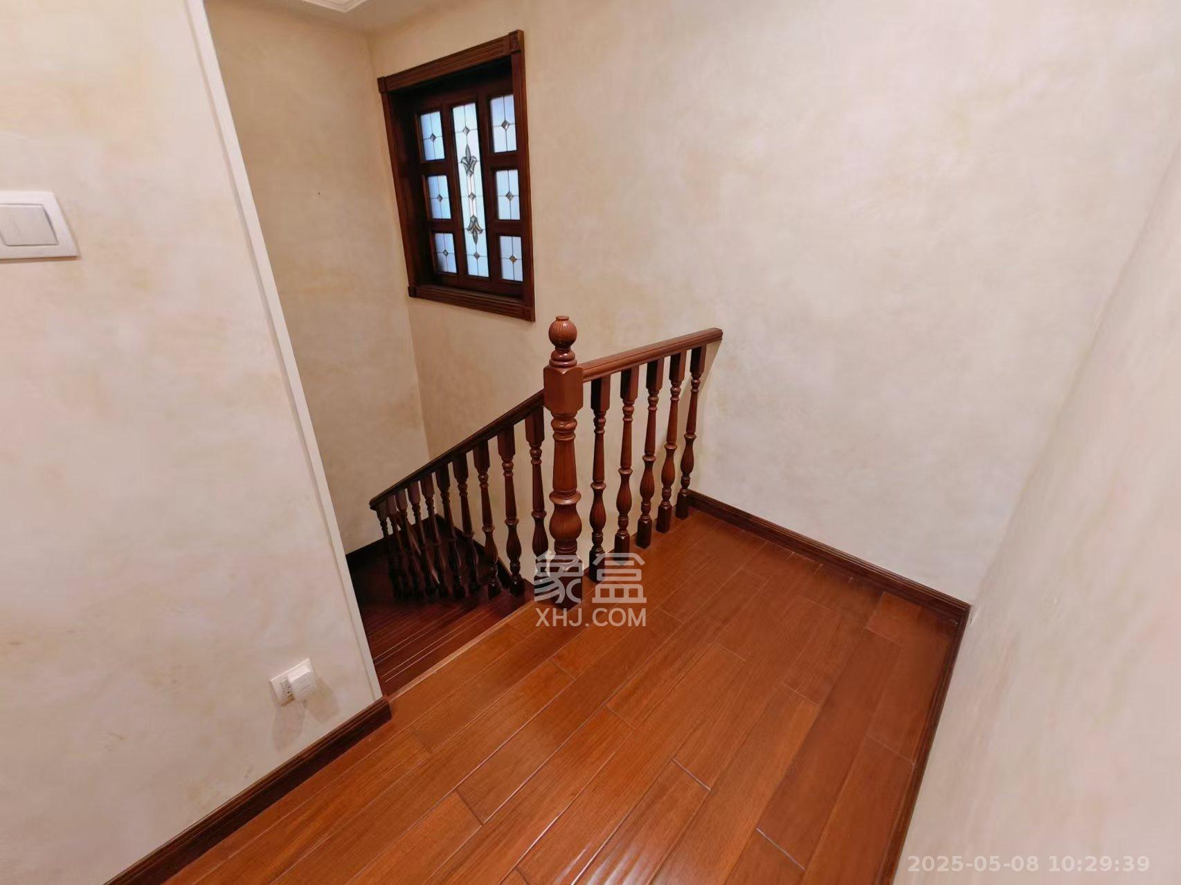 青园  6室2厅3卫    10000.0元/月 青园  6室2厅3卫    10000.0元/月室内图