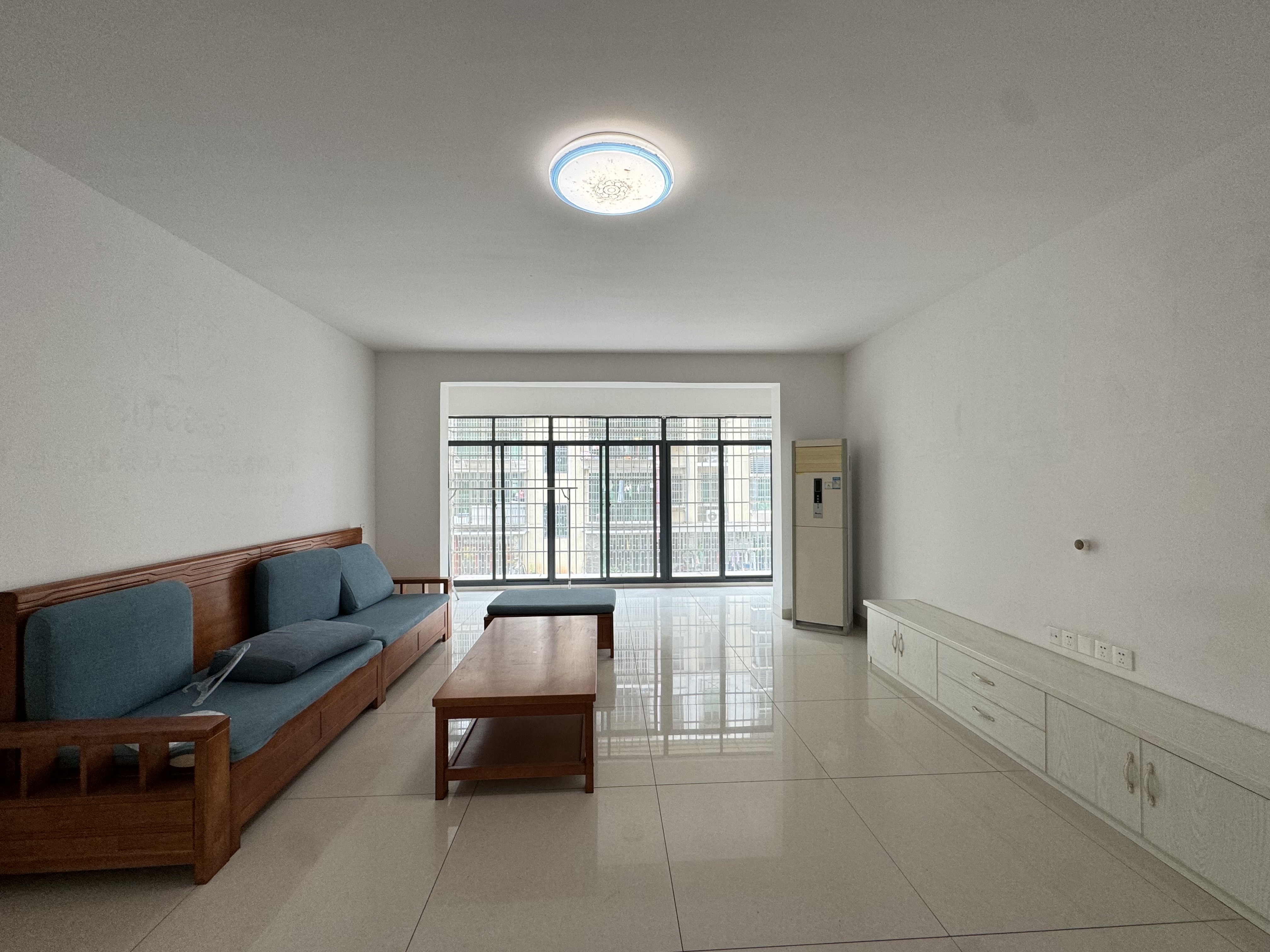 虎形山安置小区(进步社区) 3室2厅2卫 1200.0元/月 虎形山安置小区(进步社区) 3室2厅2卫 1200.0元/月室内图