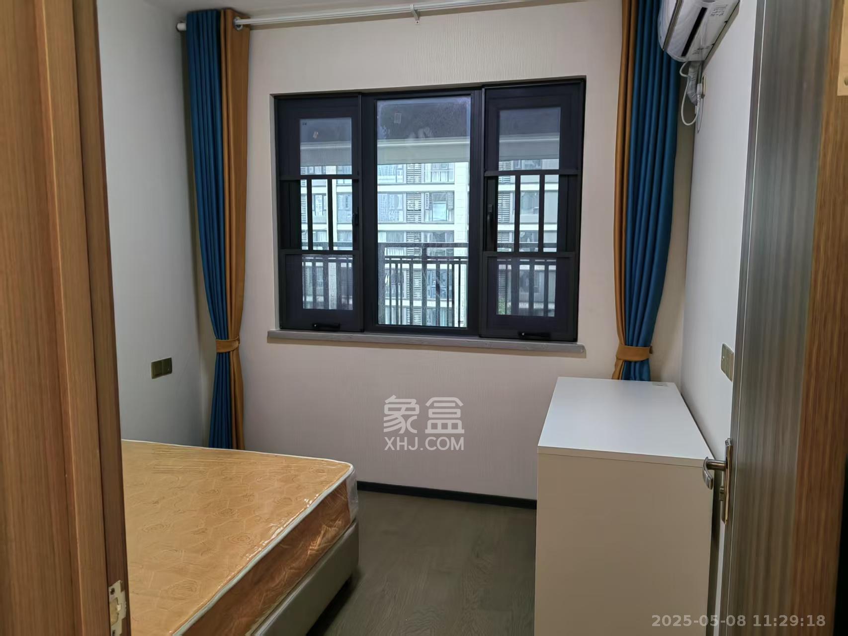 中海阅麓山一期  3室2厅2卫   3600.00元/月室内图