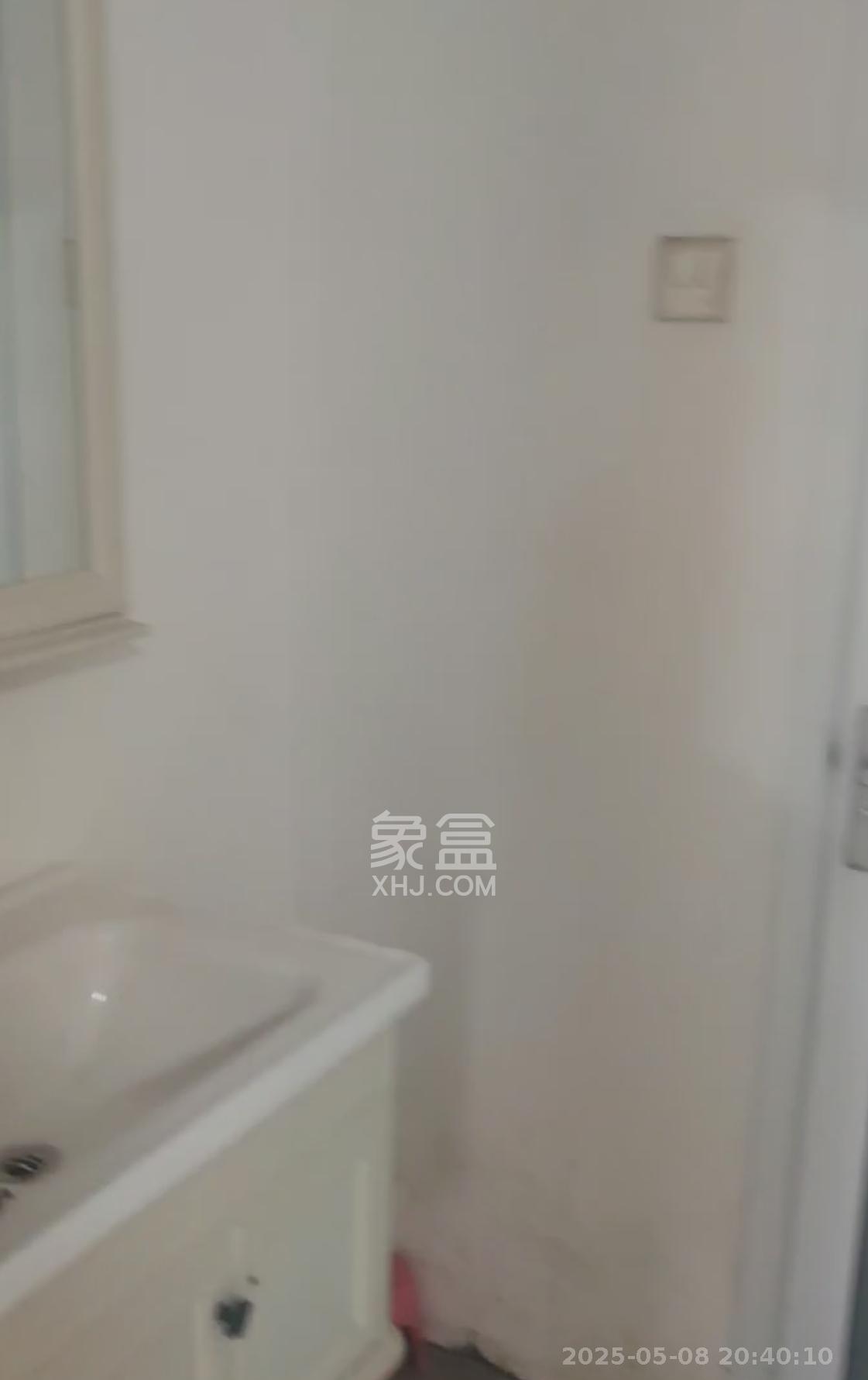 西城龙庭  3室2厅2卫    2000.0元/月