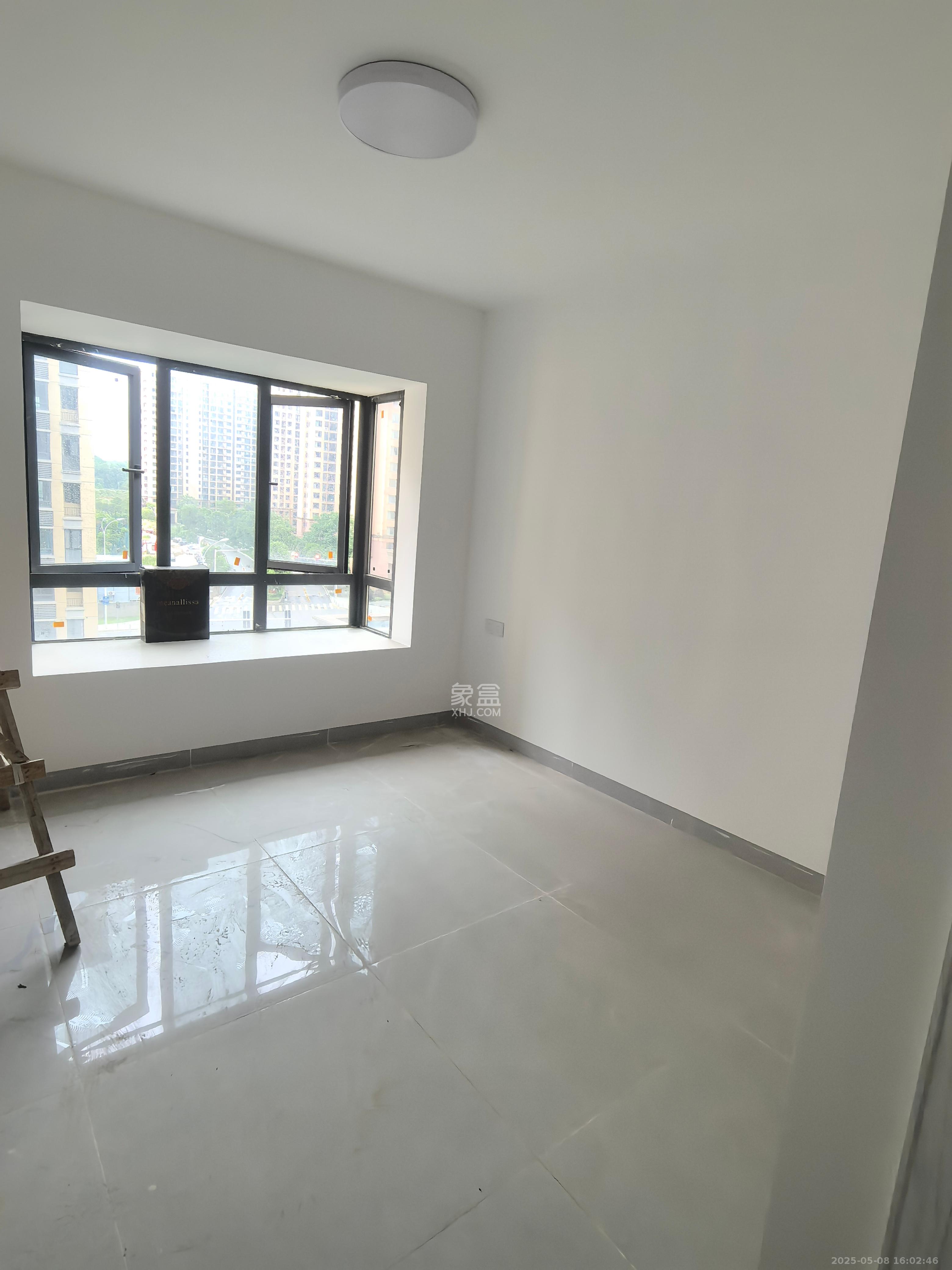 丽发新城  1室0厅0卫    2500.0元/月 丽发新城  1室0厅0卫    2500.0元/月室内图