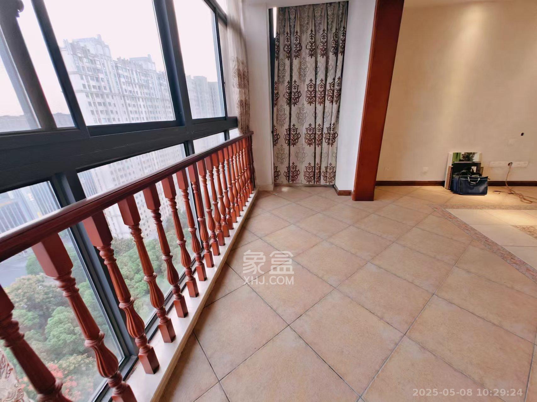 青园  6室2厅3卫    10000.0元/月 青园  6室2厅3卫    10000.0元/月室内图