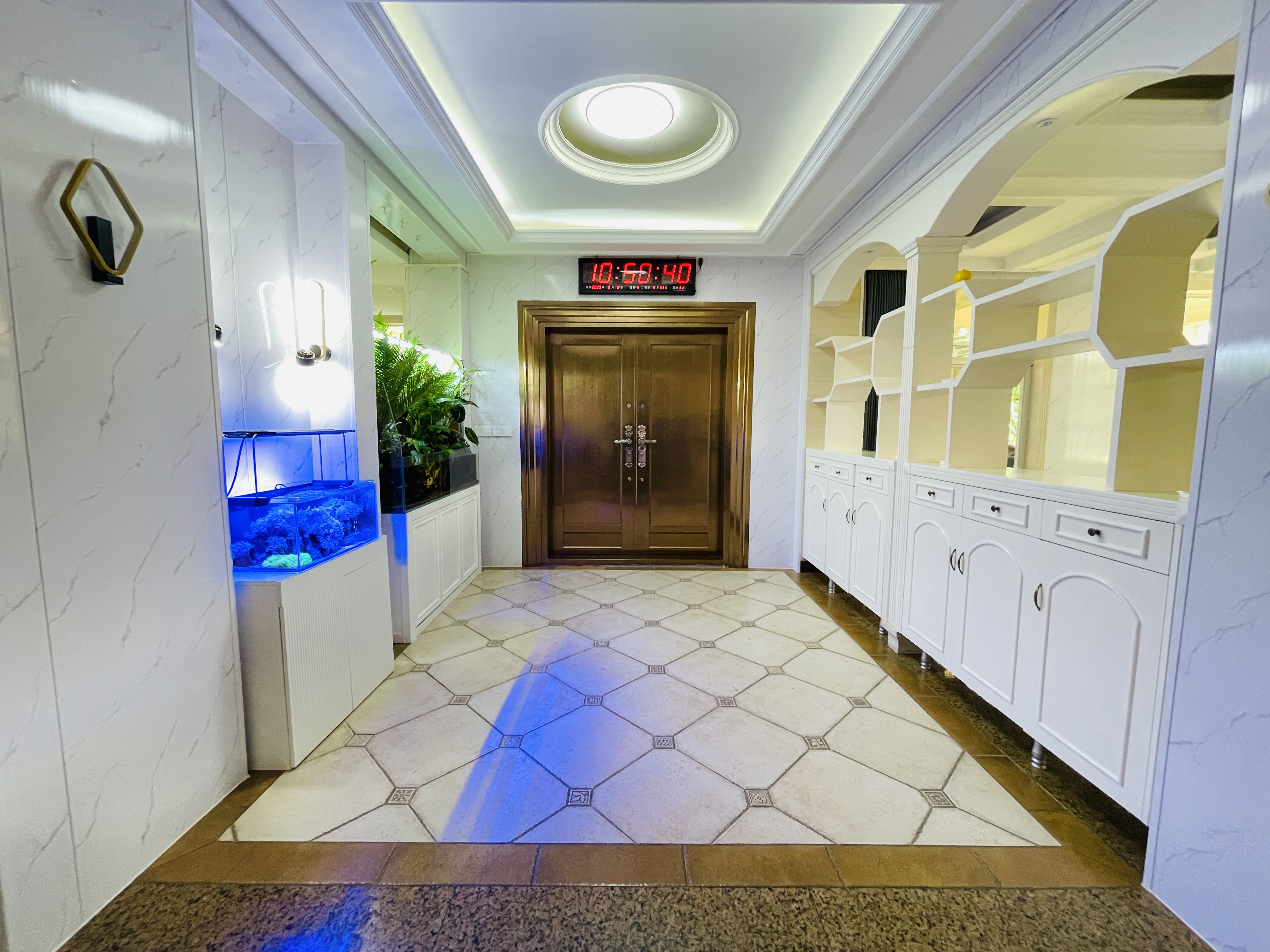 西湾别墅 8室3厅5卫 35000.0元/月 西湾别墅 8室3厅5卫 35000.0元/月室内图