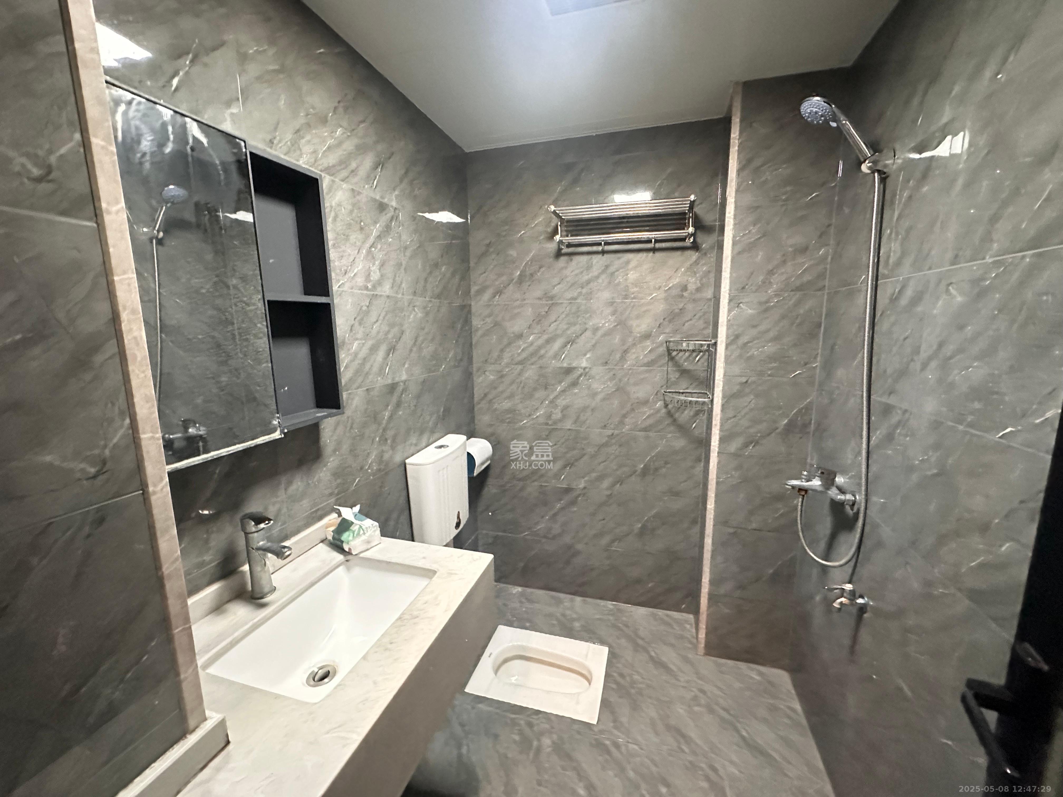 嘉雨兴园 1室1厅1卫 1800.0元/月 嘉雨兴园 1室1厅1卫 1800.0元/月室内图