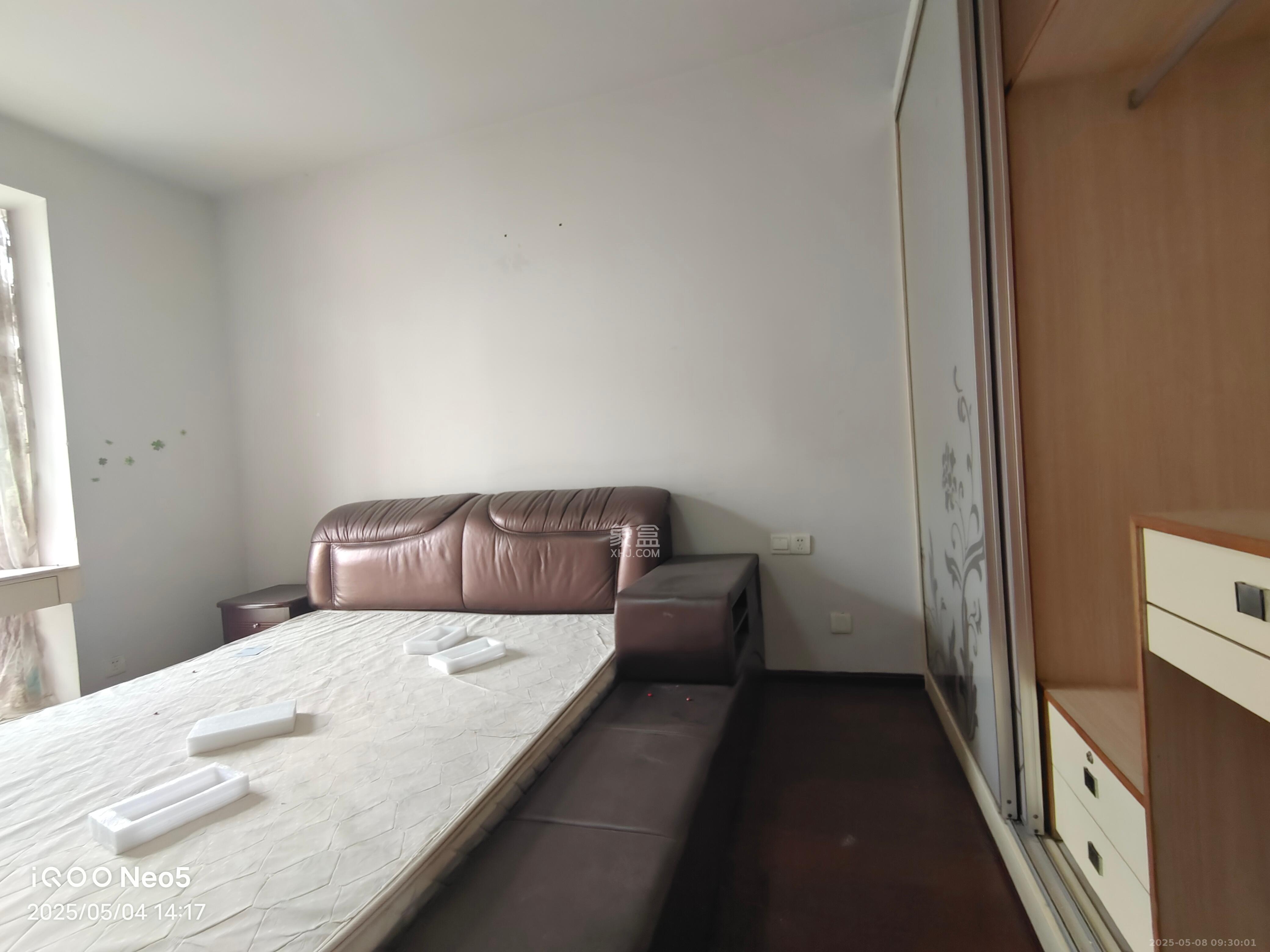 鄱阳小区  3室2厅2卫   1900.00元/月室内图