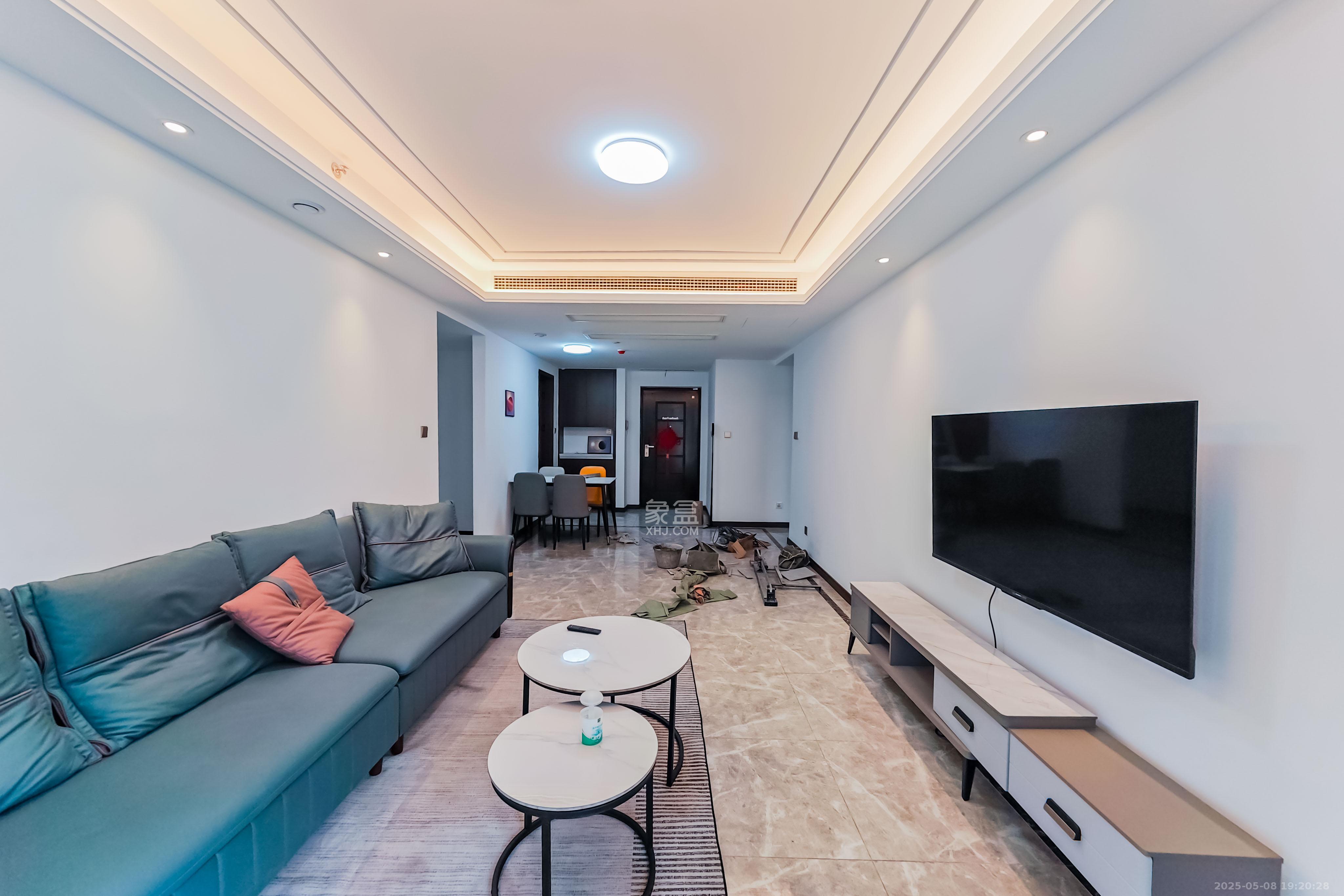 绿地长沙城际空间站(绿地新里佳苑)  3室2厅2卫    135.0万 绿地长沙城际空间站(绿地新里佳苑)  3室2厅2卫    135.0万客厅