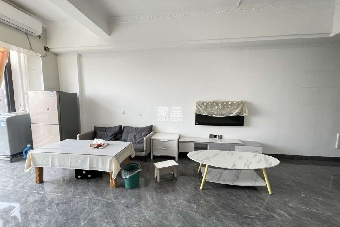 保利香槟国际  1室1厅1卫    1200.0元/月 保利香槟国际  1室1厅1卫    1200.0元/月室内图