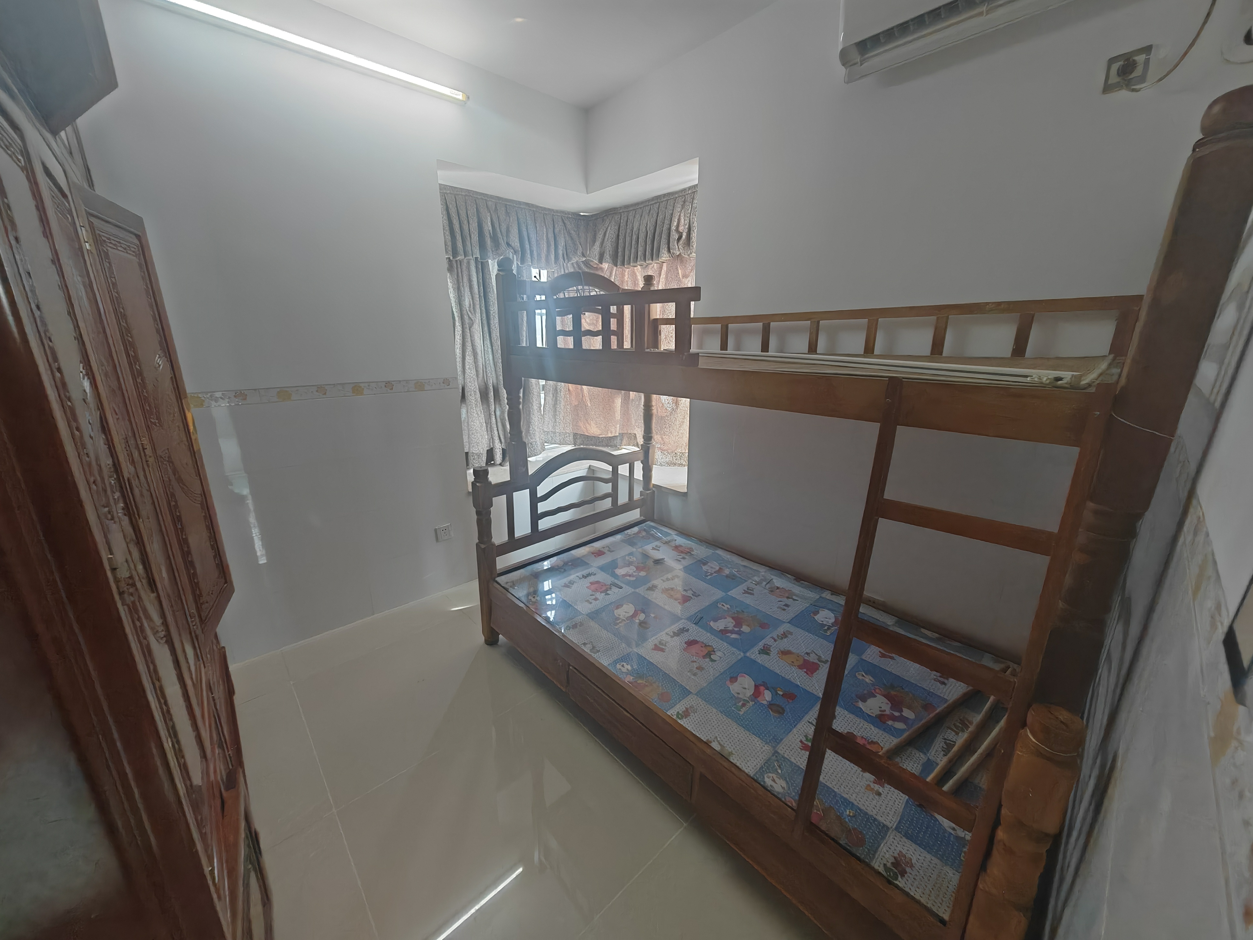 府兴公寓 4室2厅2卫 2800.00元/月 府兴公寓 4室2厅2卫 2800.00元/月室内图