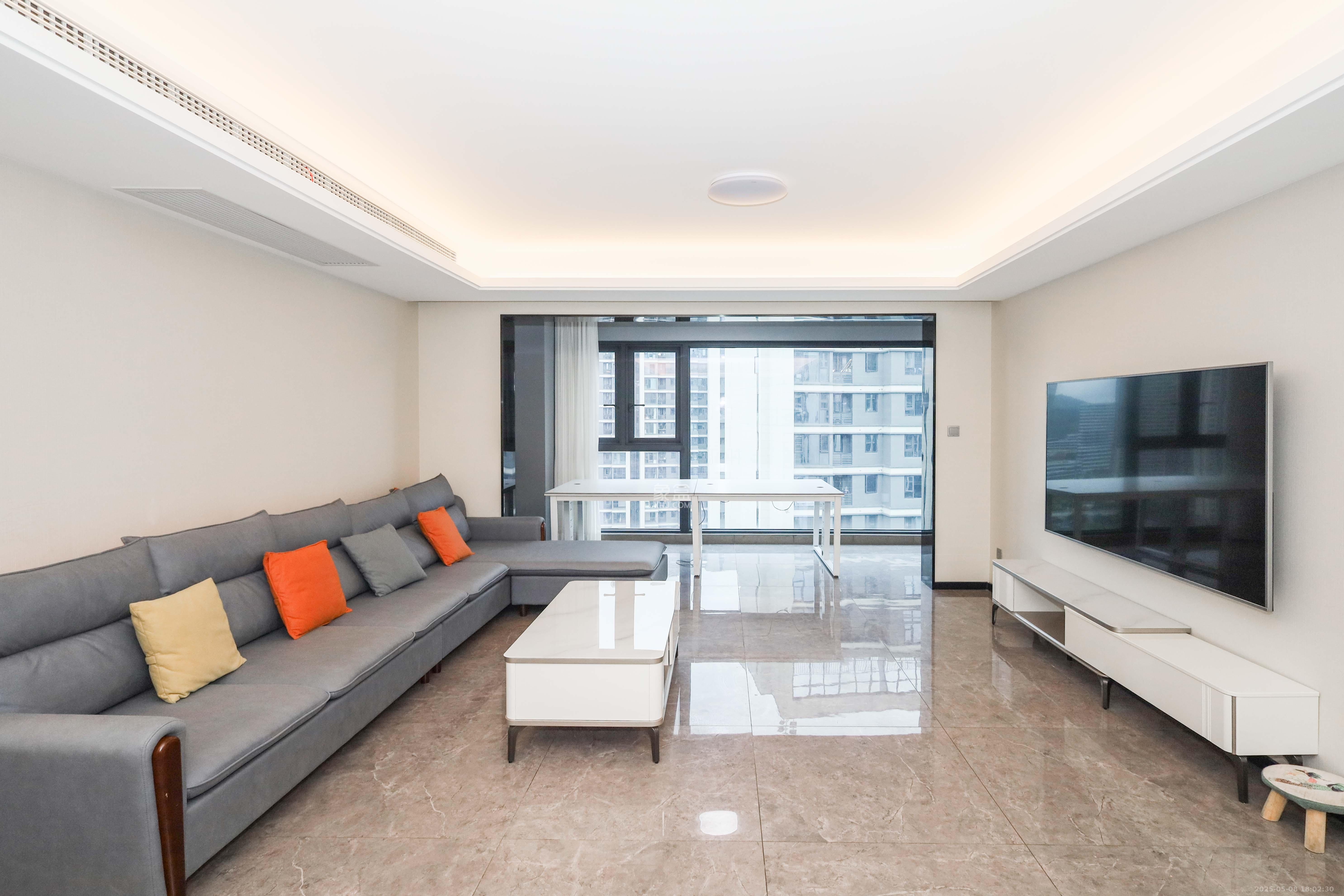 中海阅溪府  4室2厅2卫    320.0万 中海阅溪府  4室2厅2卫    320.0万客厅