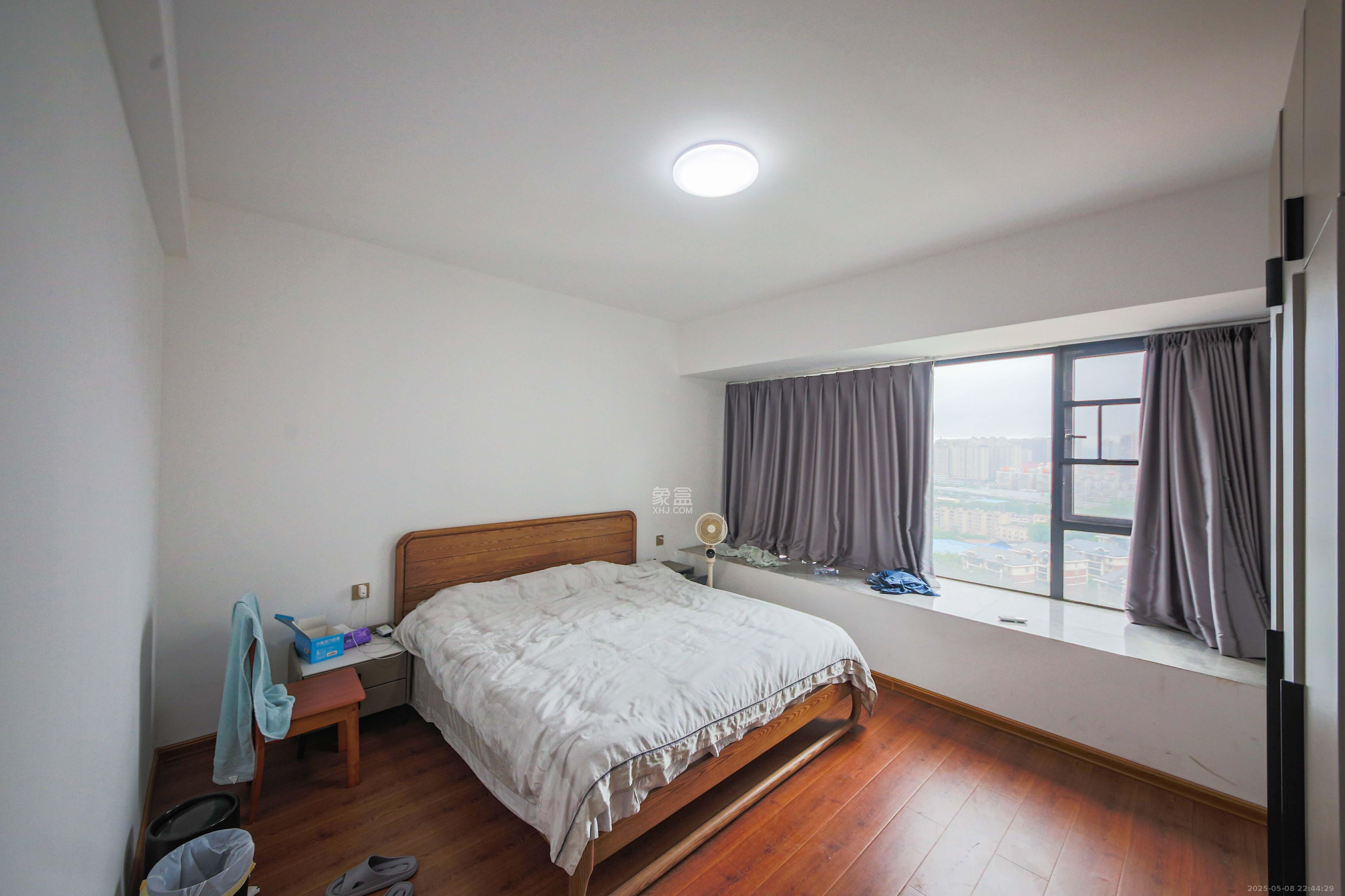 博林云栖  3室2厅2卫    160.0万 博林云栖  3室2厅2卫    160.0万卧室