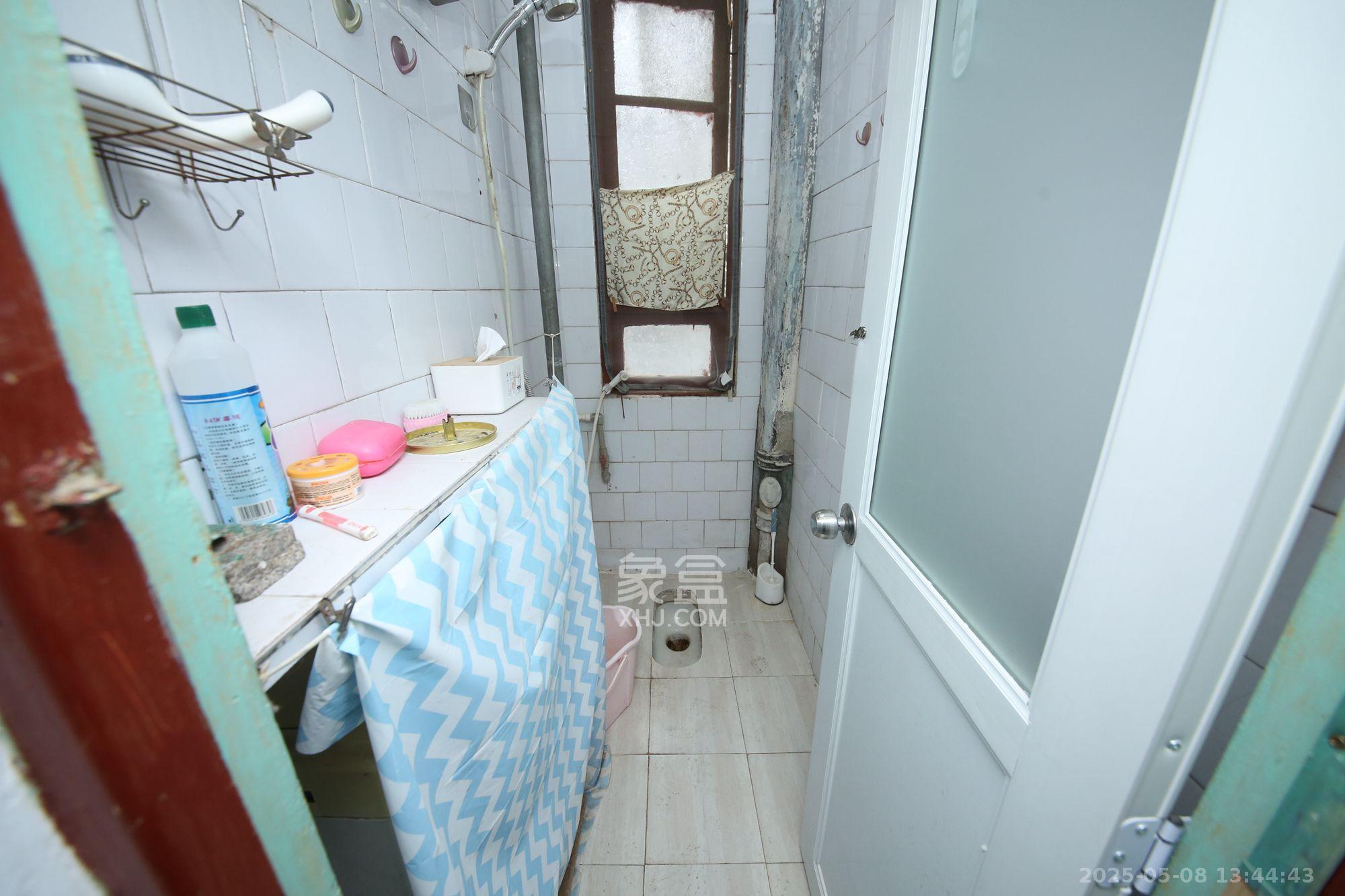 湘一芙蓉中学宿舍  2室1厅1卫    1750.0元/月 湘一芙蓉中学宿舍  2室1厅1卫    1750.0元/月室内图