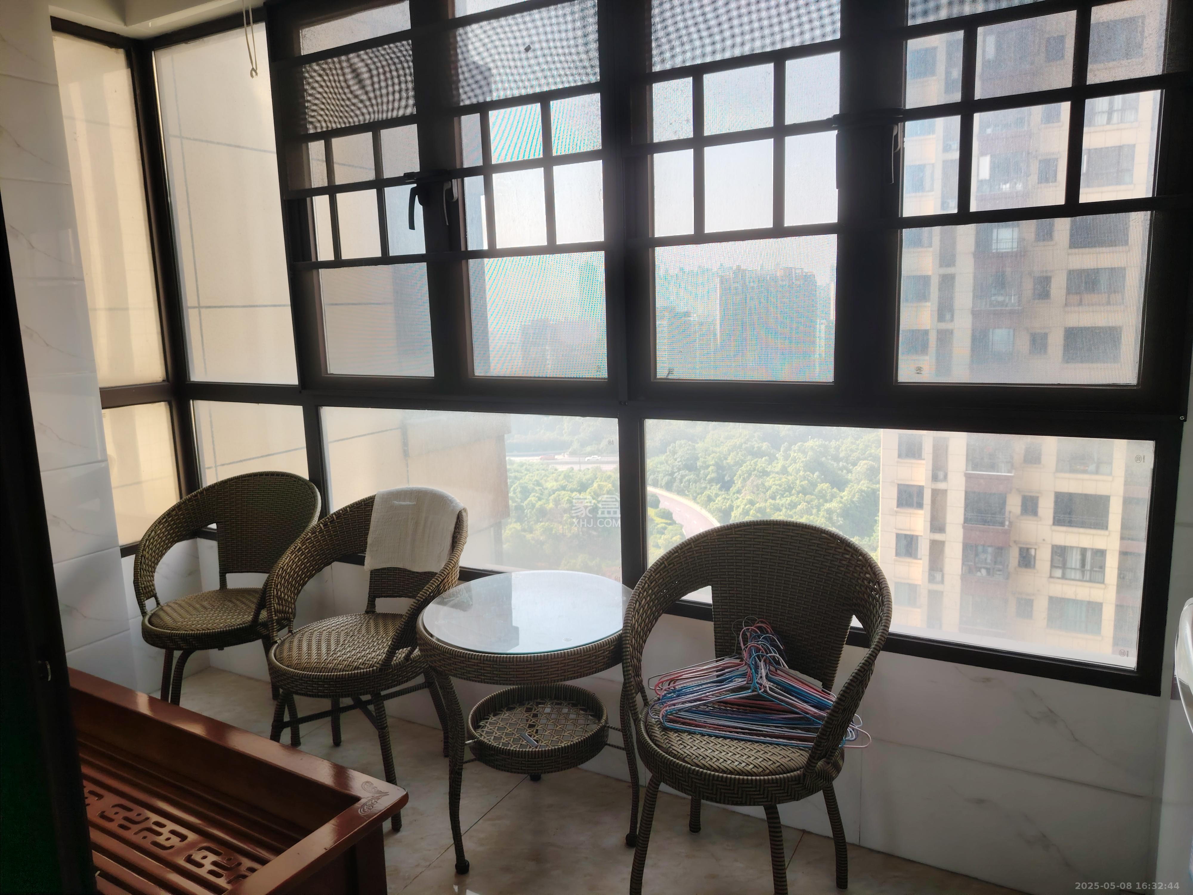 山语城三期 3室2厅2卫 2200.0元/月 山语城三期 3室2厅2卫 2200.0元/月室内图