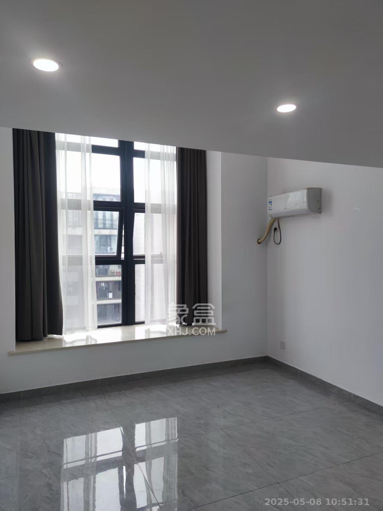 龙湖新壹城  1室1厅1卫   2200.00元/月室内图