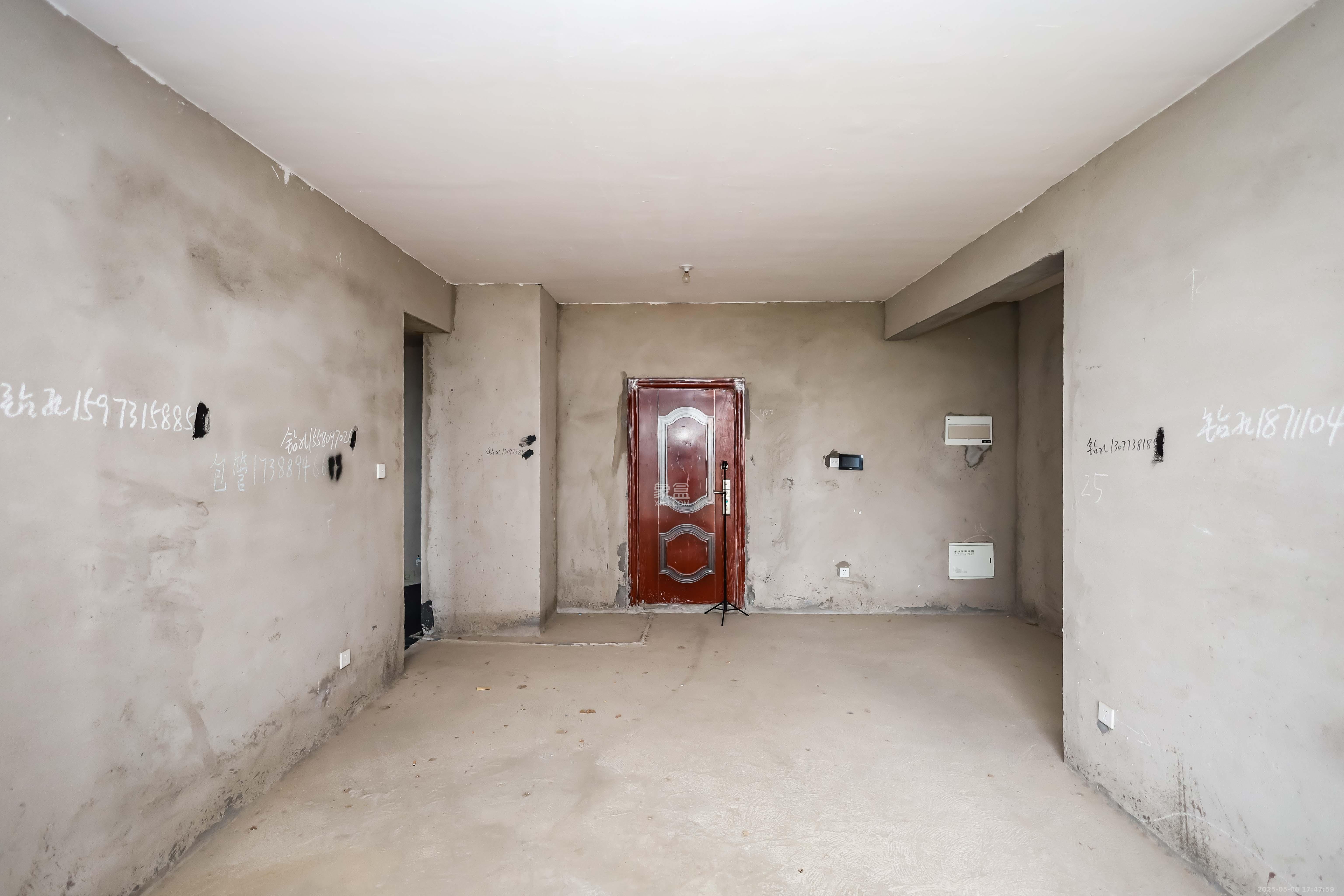 盛景谷山里  2室2厅1卫    67.0万客厅