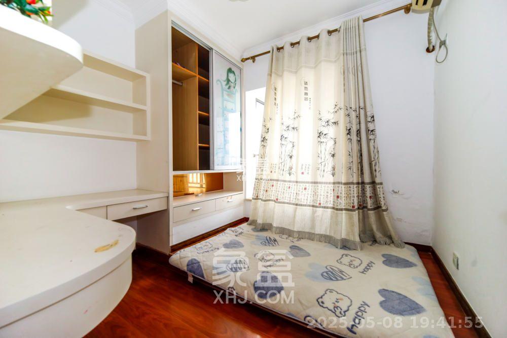 上海城小区 4室2厅2卫 2600.0元/月 上海城小区 4室2厅2卫 2600.0元/月室内图