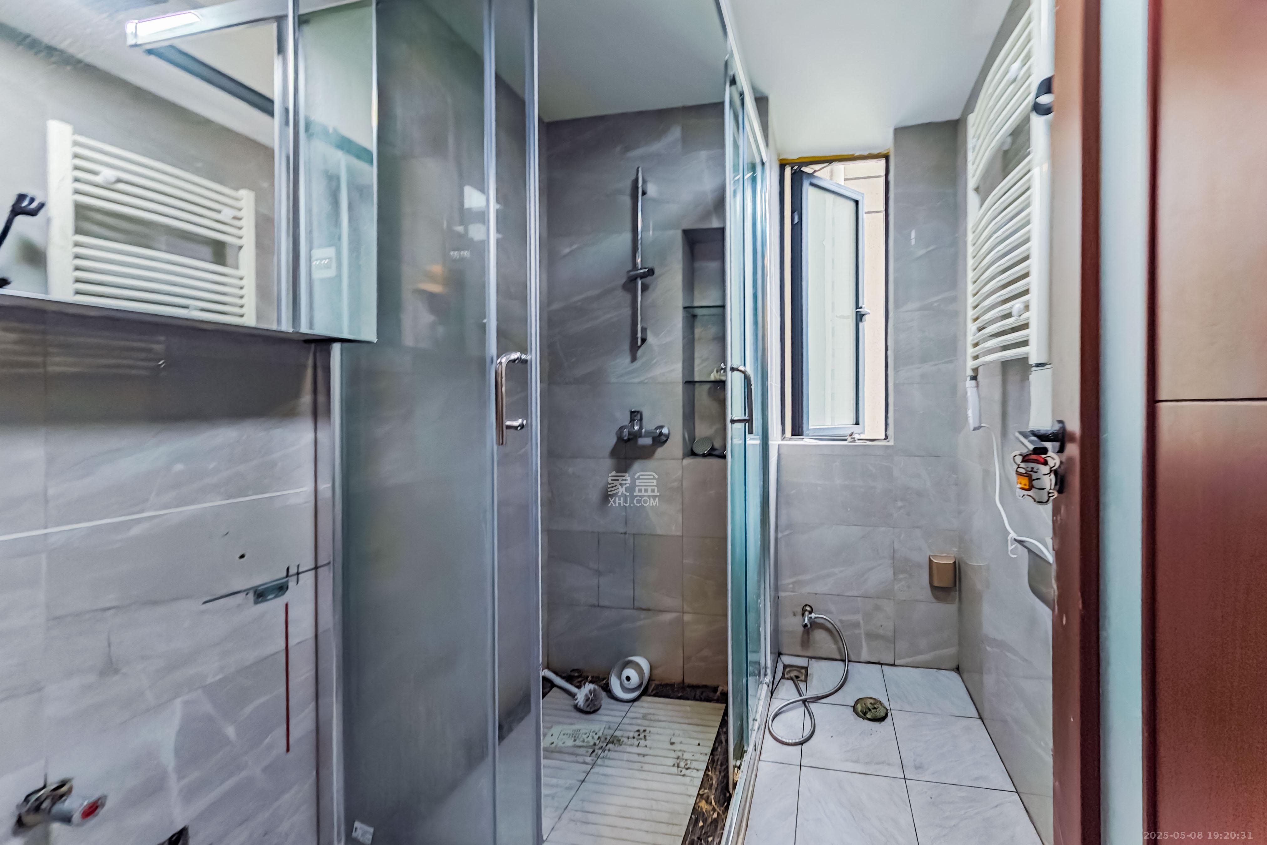 绿地长沙城际空间站(绿地新里佳苑)  3室2厅2卫    135.0万 绿地长沙城际空间站(绿地新里佳苑)  3室2厅2卫    135.0万卫生间