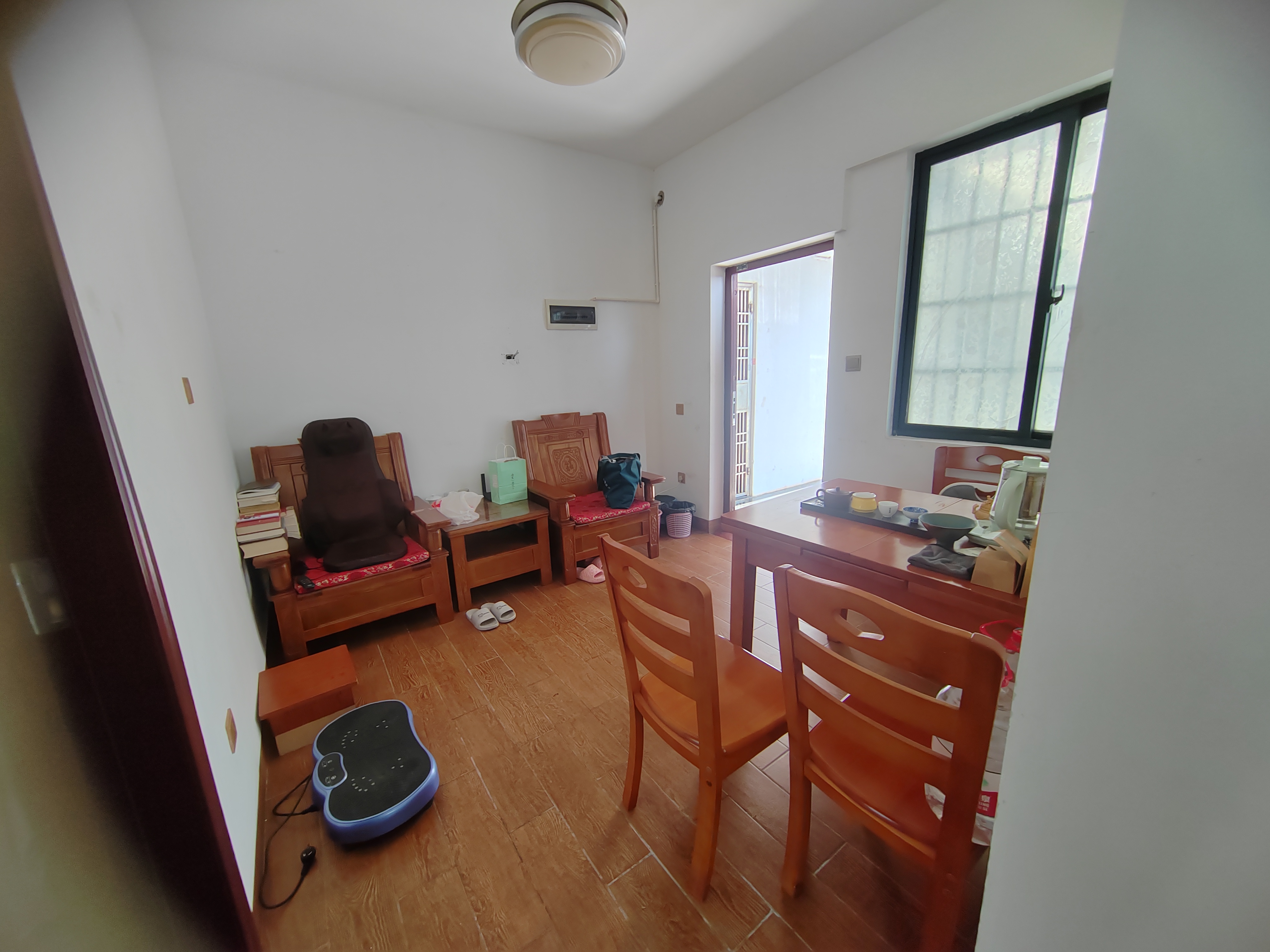 蓝海瑞园 2室2厅1卫 2100.00元/月 蓝海瑞园 2室2厅1卫 2100.00元/月室内图