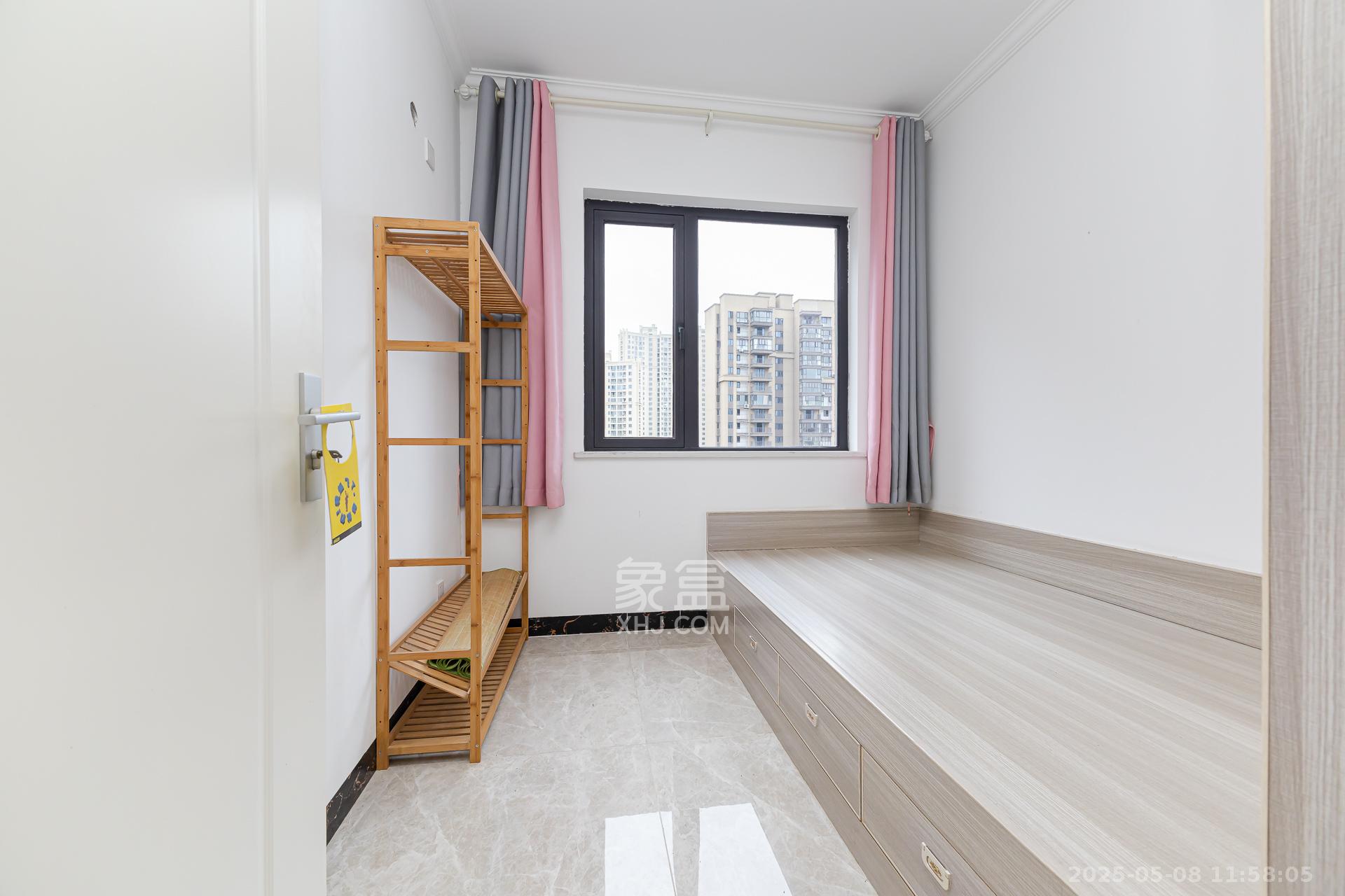 勤诚达境界城 3室2厅1卫 78.0万 勤诚达境界城 3室2厅1卫 78.0万卧室