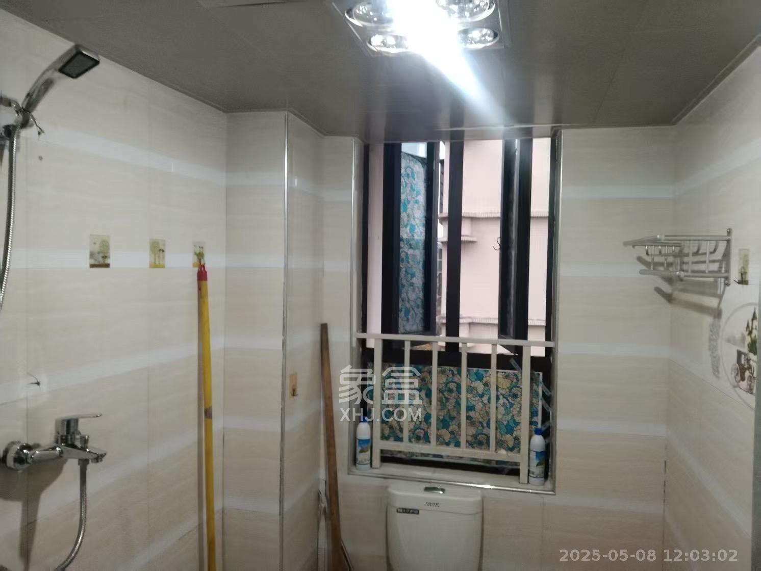保利麓谷林语F区  3室2厅2卫   2100.00元/月室内图