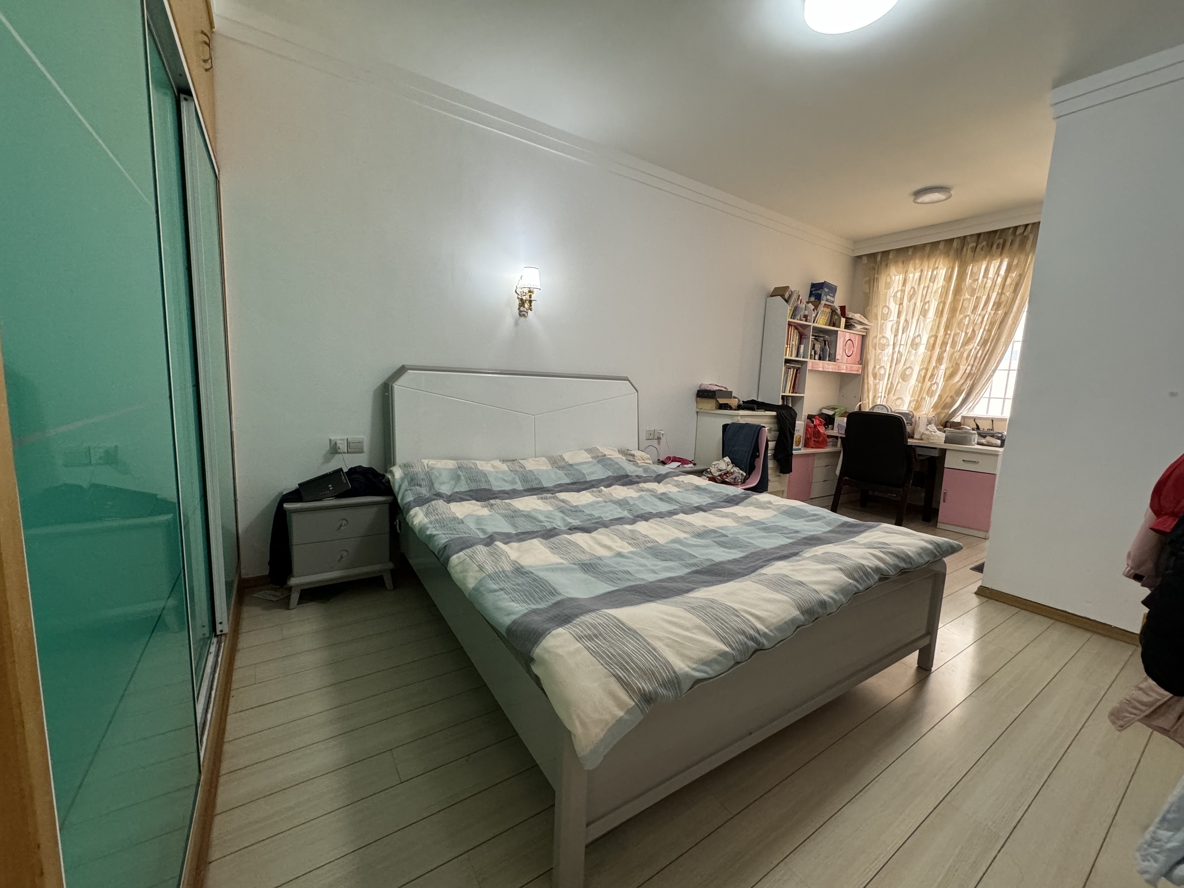 盐业局  3室2厅2卫   65.80万客厅