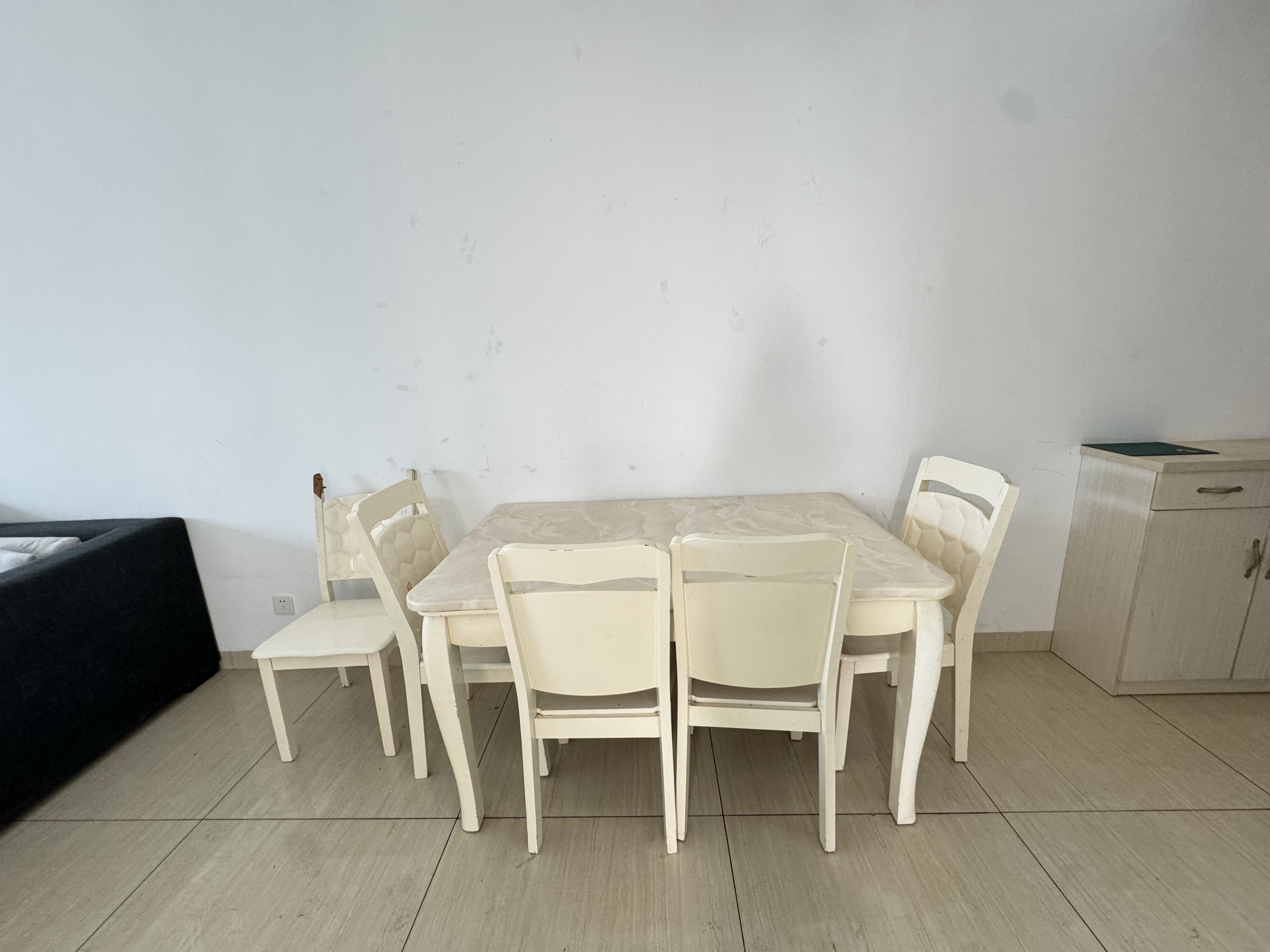 中航白沙湾  2室2厅2卫    1200.0元/月室内图