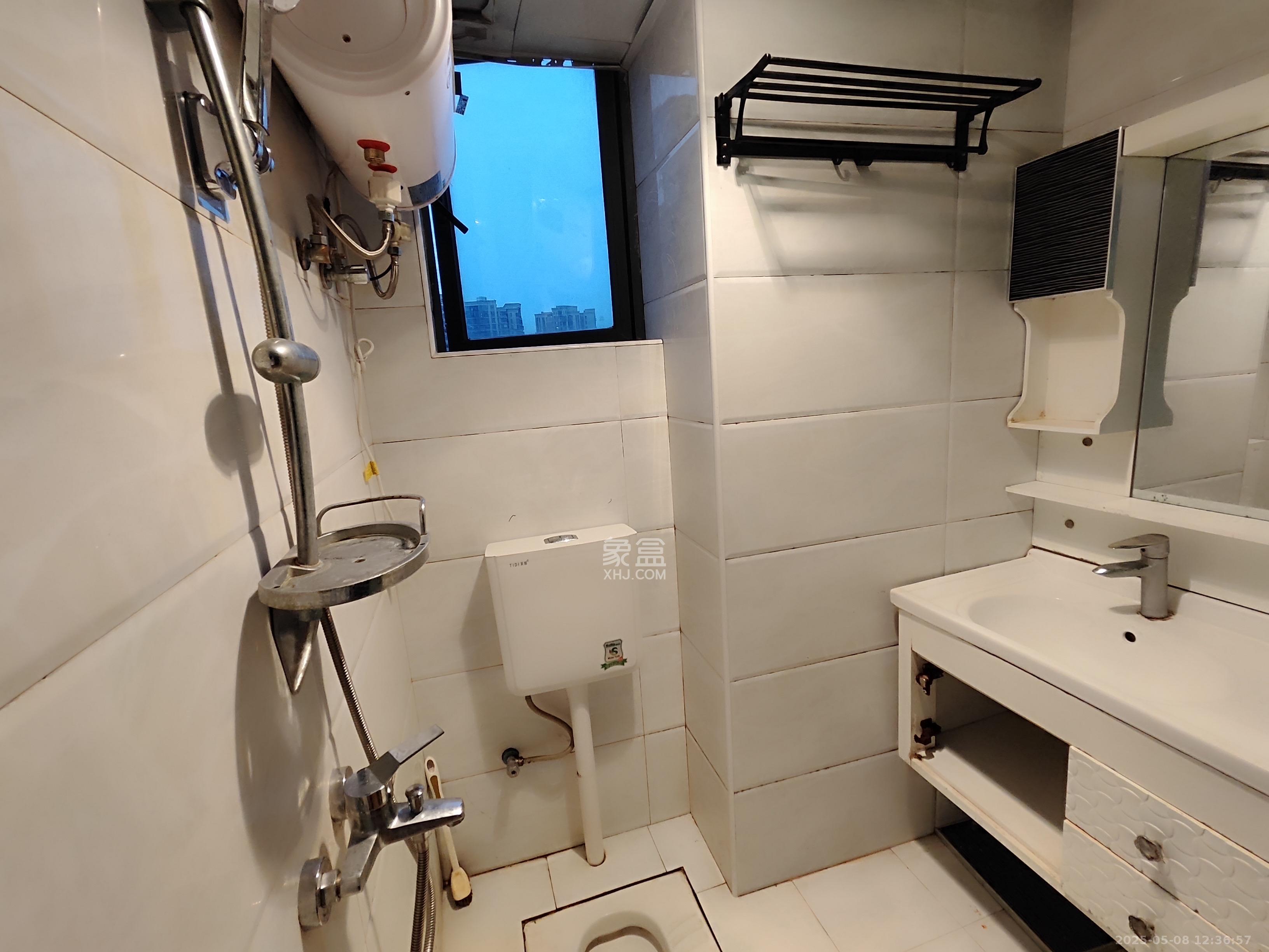 保利麓谷林语I区  1室1厅1卫   1200.00元/月室内图
