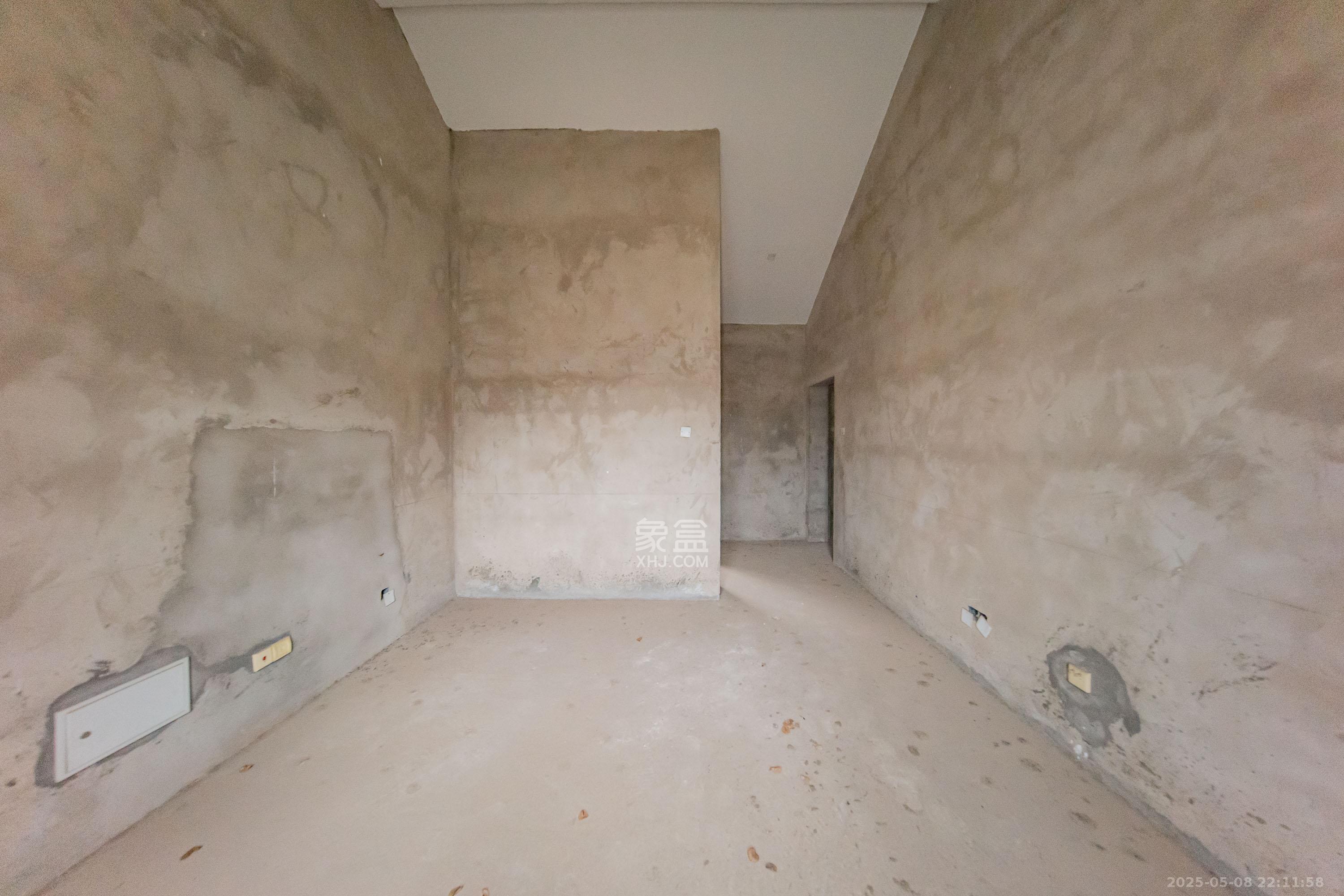 麓山恋迪亚溪谷 5室2厅2卫 300.0万 麓山恋迪亚溪谷 5室2厅2卫 300.0万卧室