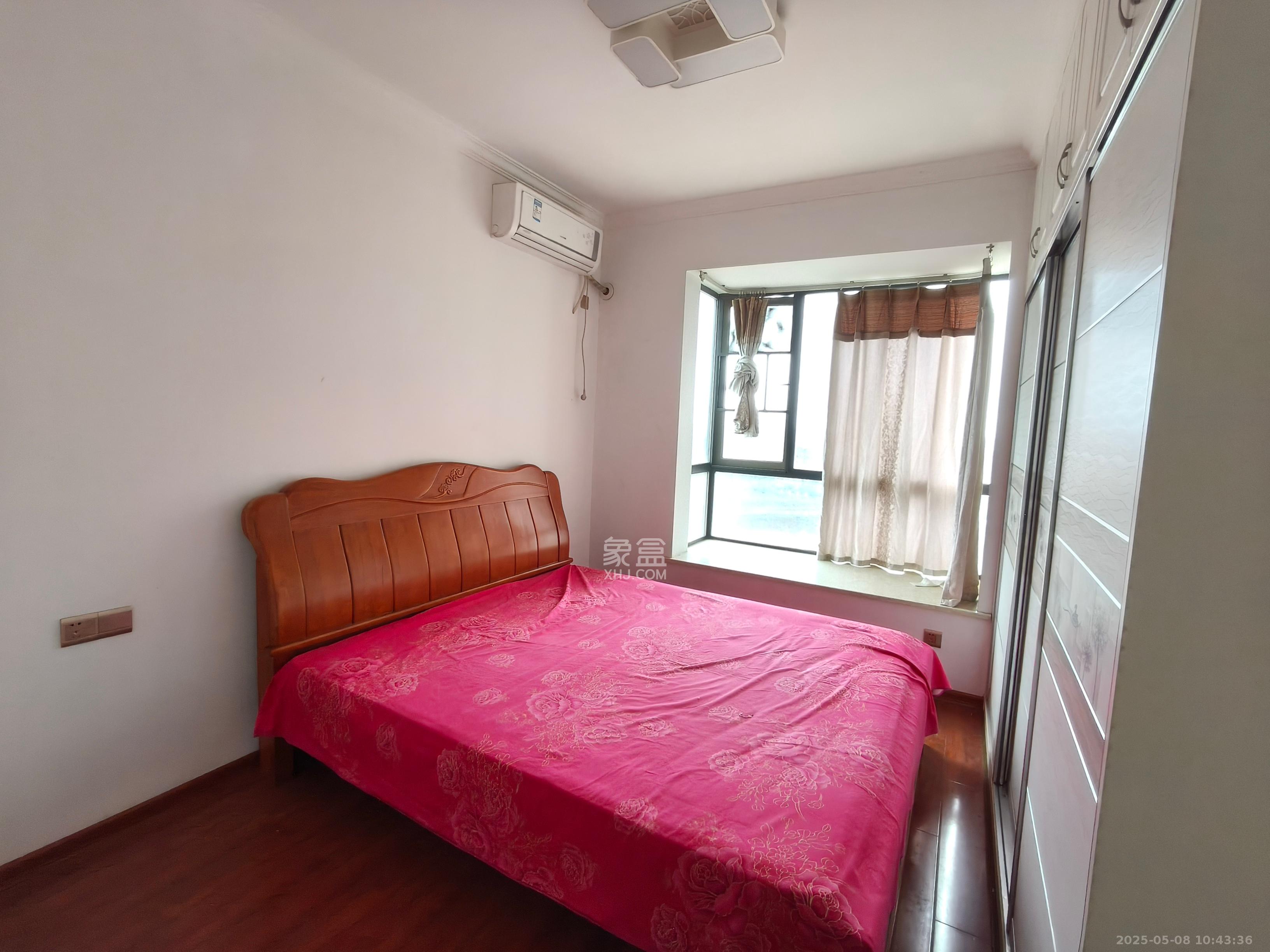 紫华郡 4室2厅2卫 2300.0元/月 紫华郡 4室2厅2卫 2300.0元/月室内图