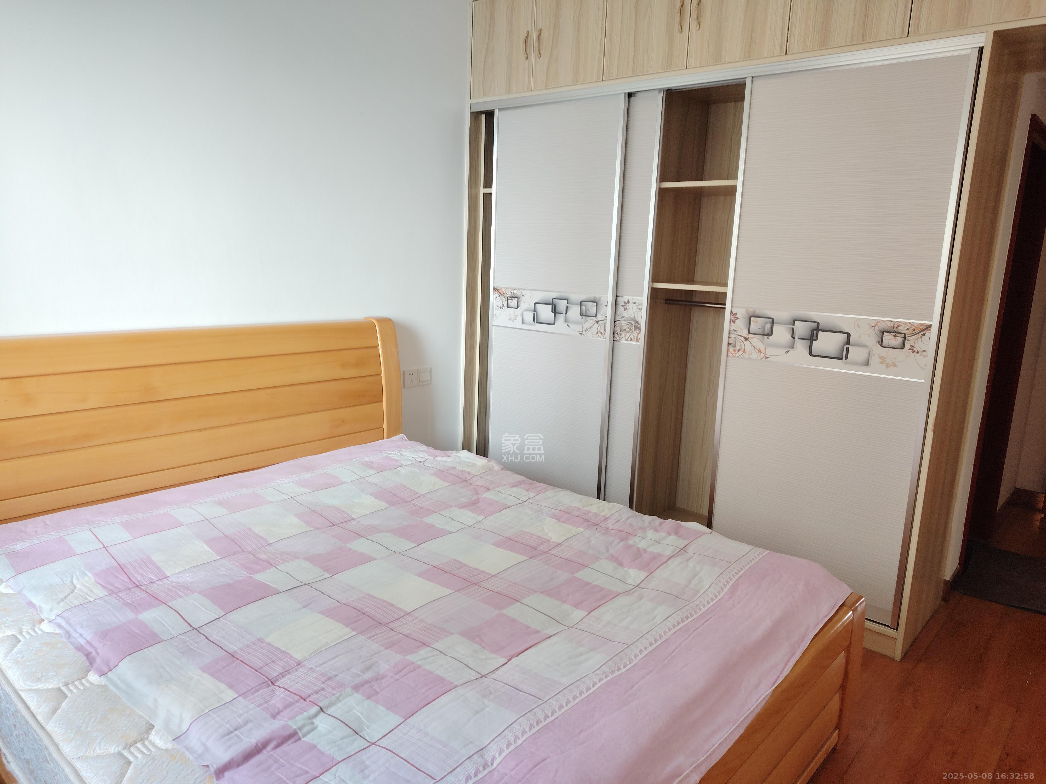 山语城三期 3室2厅2卫 2200.0元/月 山语城三期 3室2厅2卫 2200.0元/月室内图