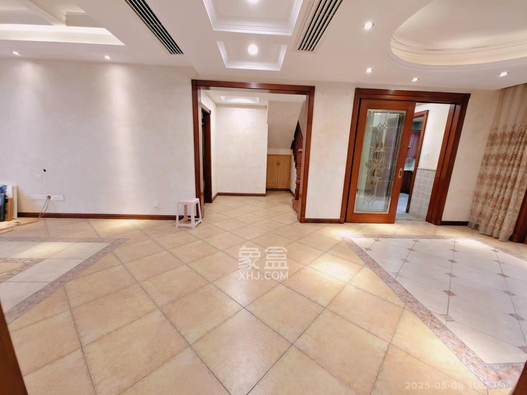 青园  6室2厅3卫    10000.0元/月 青园  6室2厅3卫    10000.0元/月室内图