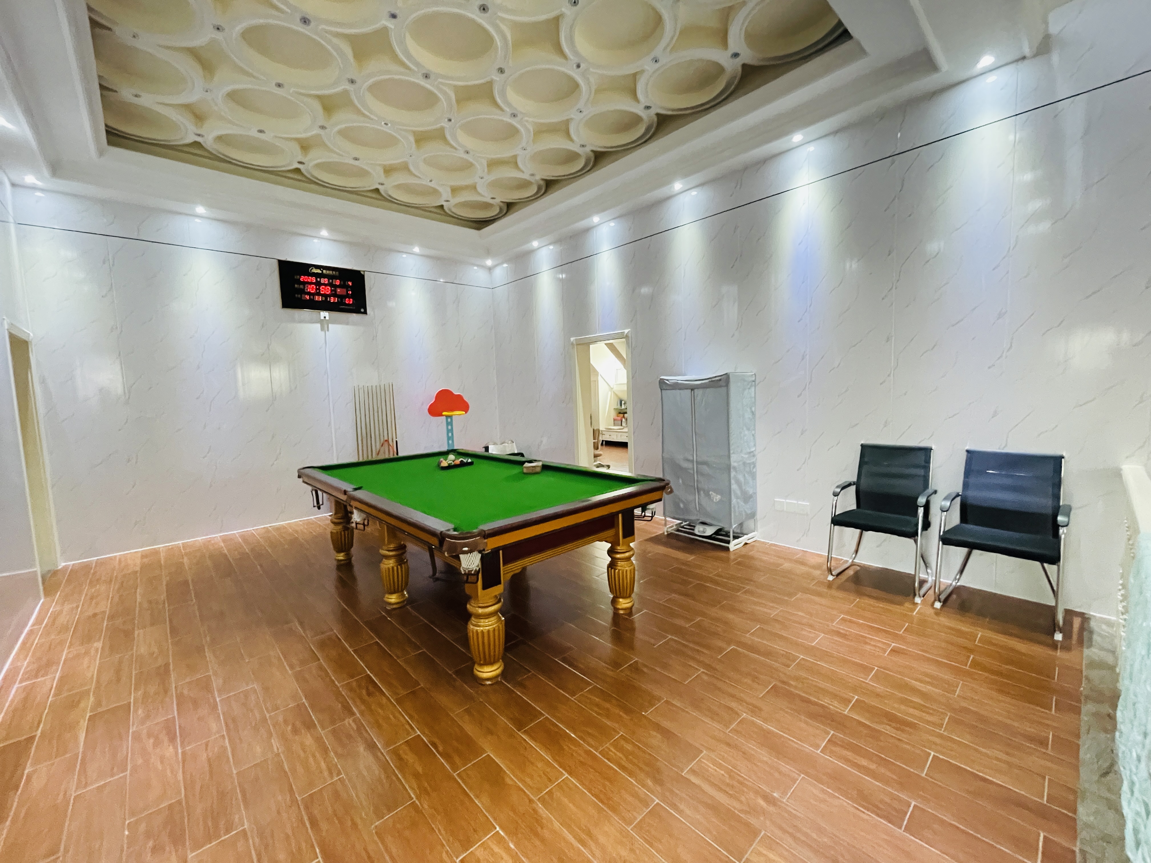 西湾别墅 8室3厅5卫 35000.0元/月 西湾别墅 8室3厅5卫 35000.0元/月室内图