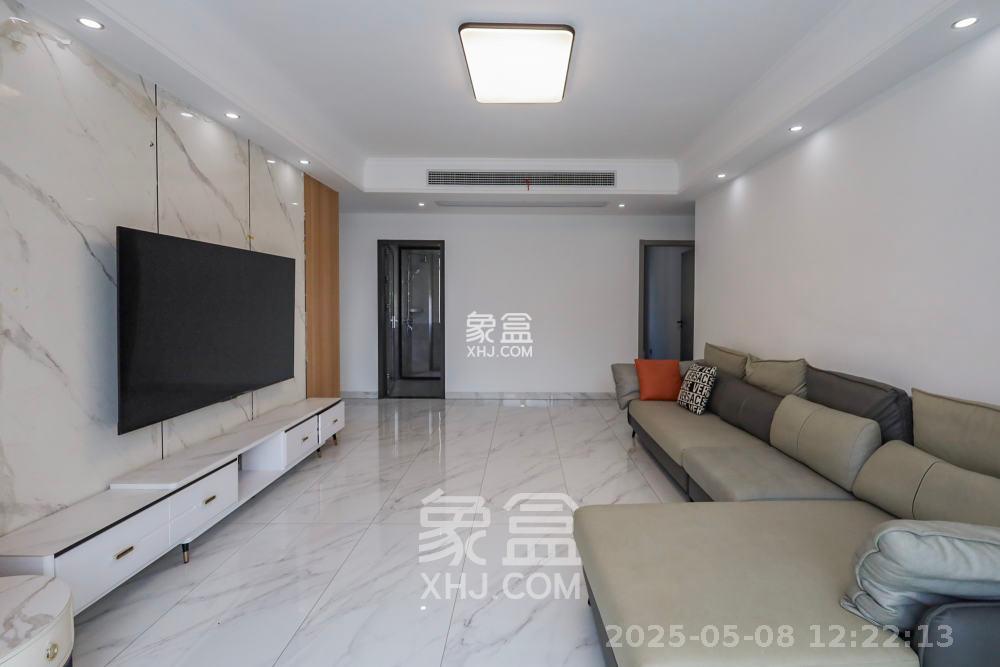 阳光丽城  4室2厅2卫   3600.00元/月