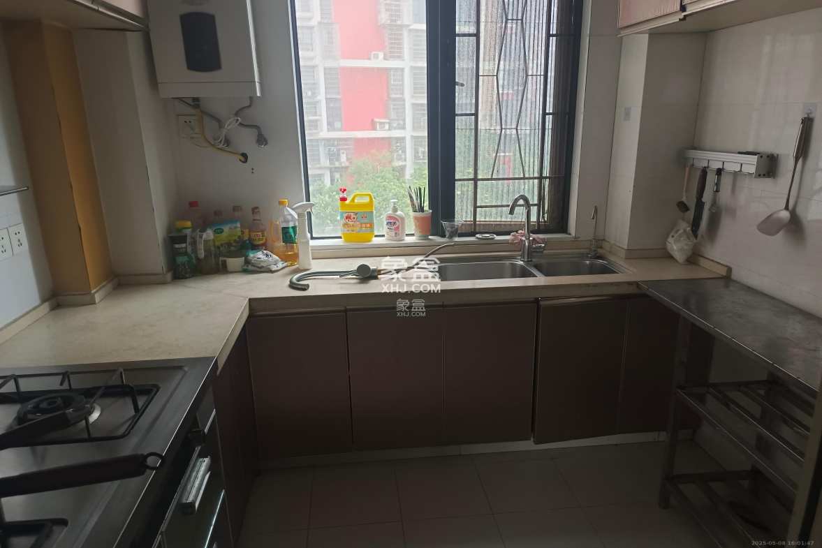 浩龙音乐界  3室2厅2卫    1800.0元/月 浩龙音乐界  3室2厅2卫    1800.0元/月室内图